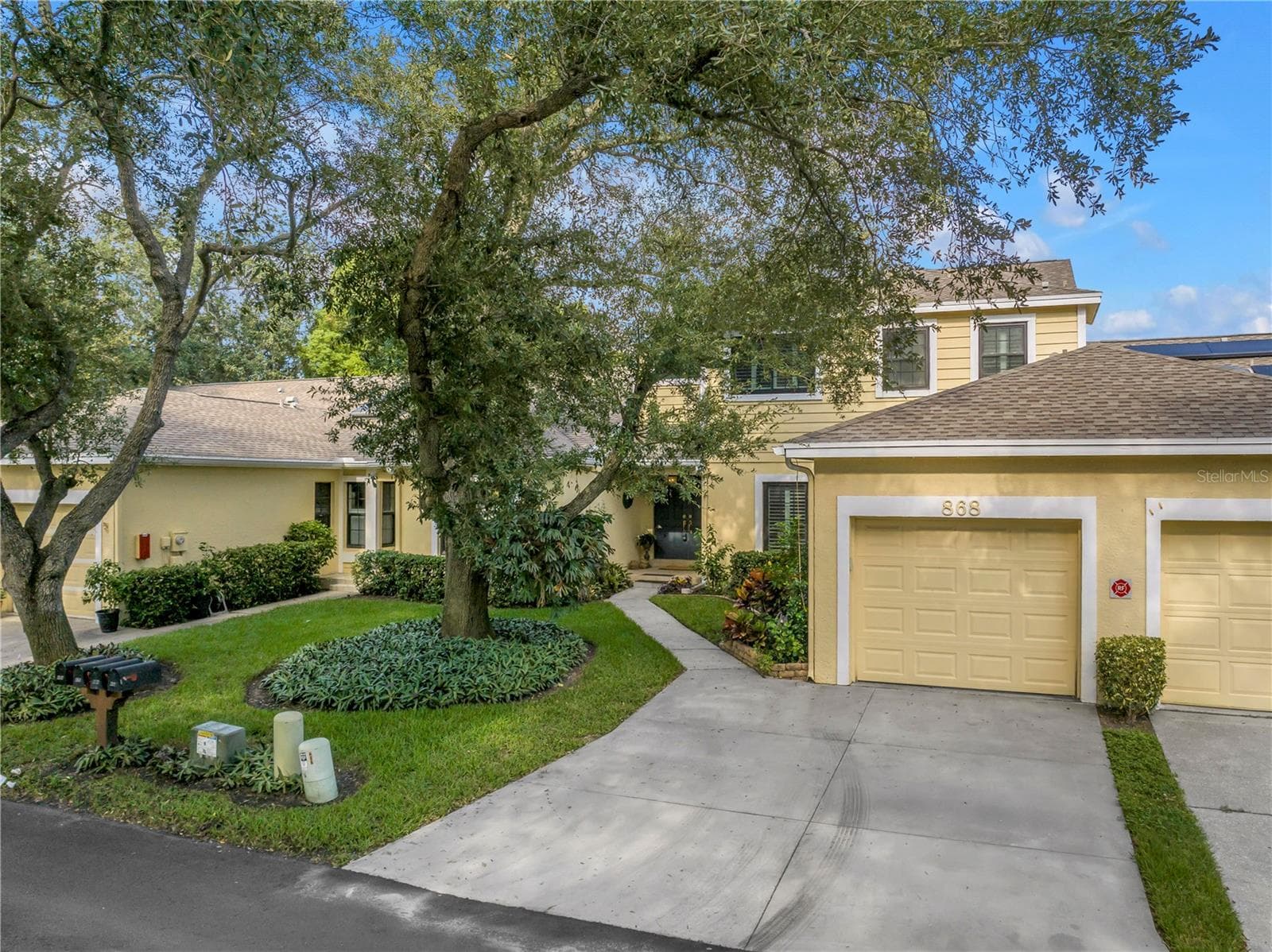 Townhouse at 868 GLADES CT NE, ST PETERSBURG, photo 35 of 53