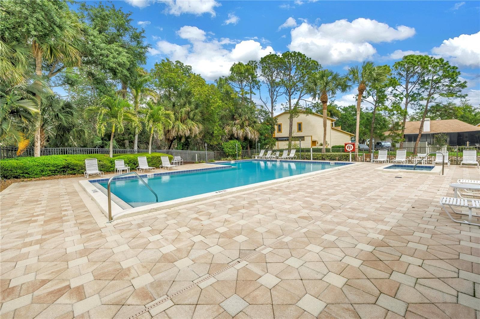 Townhouse at 868 GLADES CT NE, ST PETERSBURG, photo 47 of 53