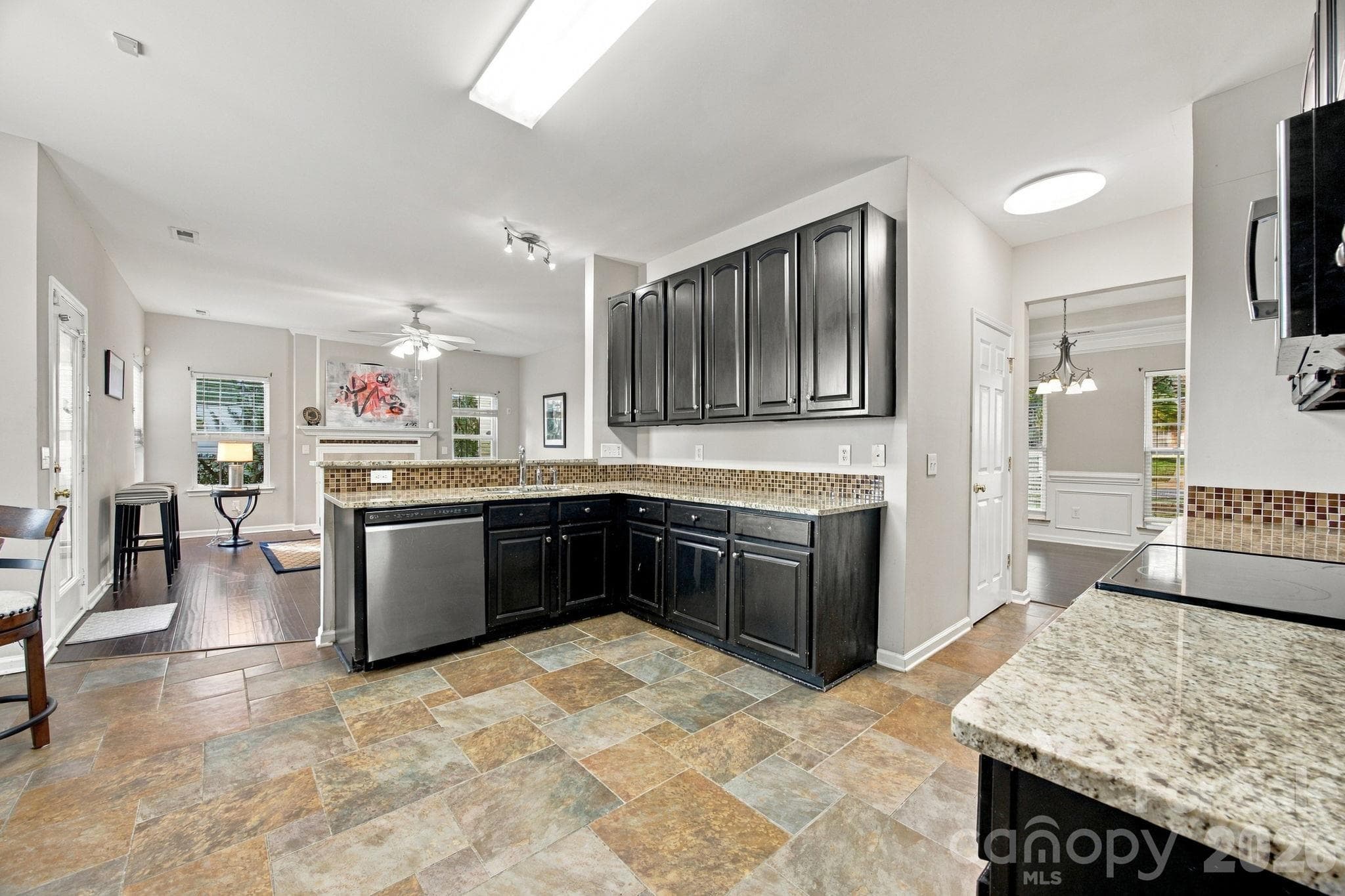 Single Family Residence at 17237 Baldwin Hall Drive, Charlotte, photo 10 of 26