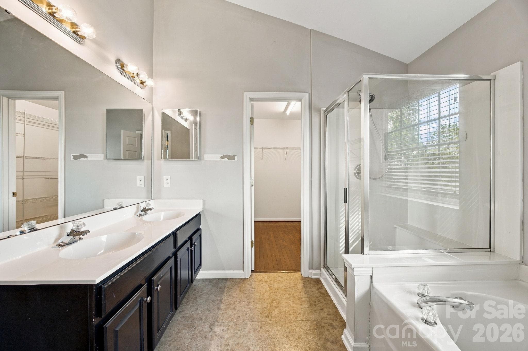 Single Family Residence at 17237 Baldwin Hall Drive, Charlotte, photo 17 of 26