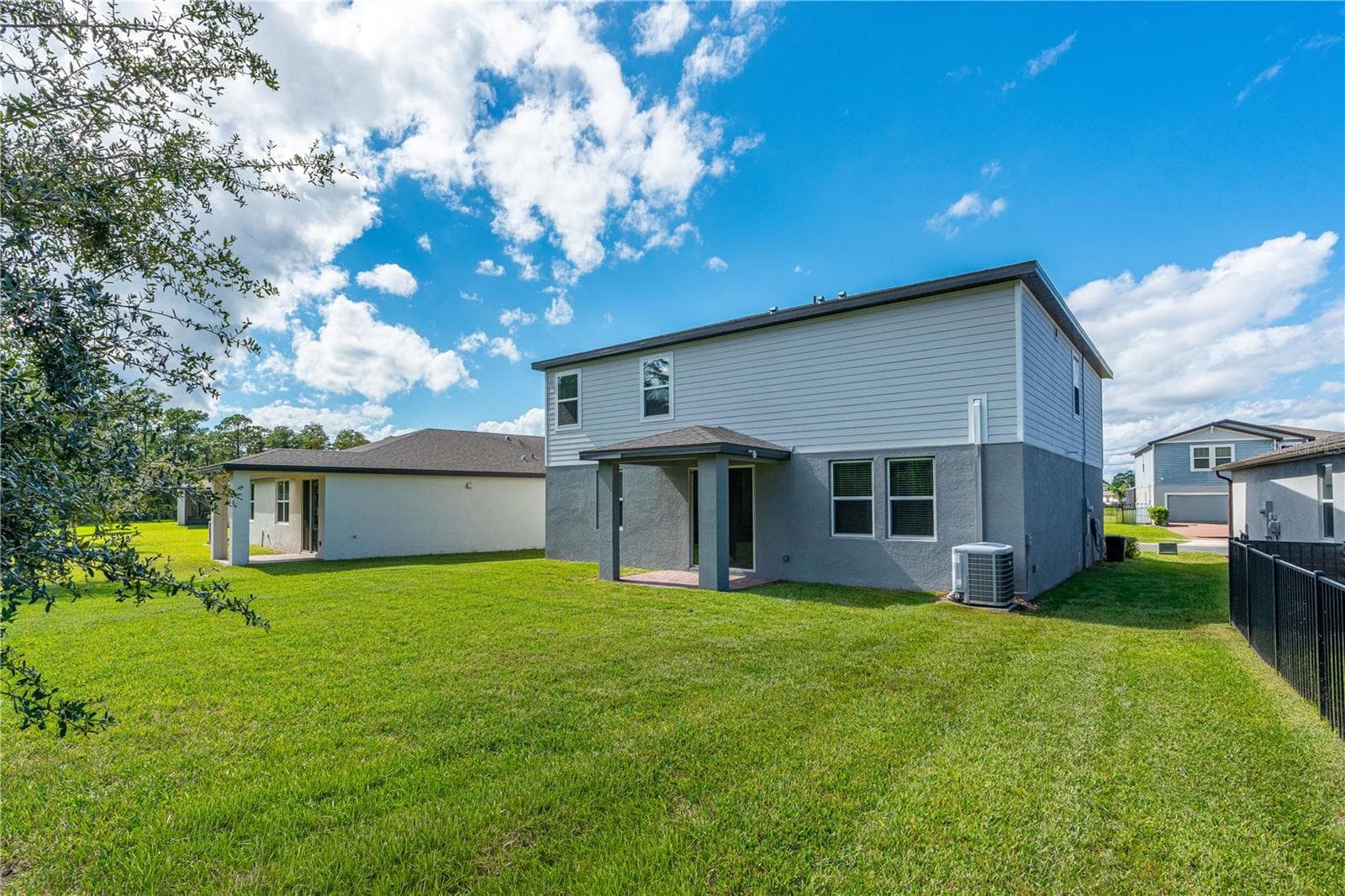 Single Family Residence at 335 SARAH NICOLE WAY, NEW SMYRNA BEACH, photo 11 of 48