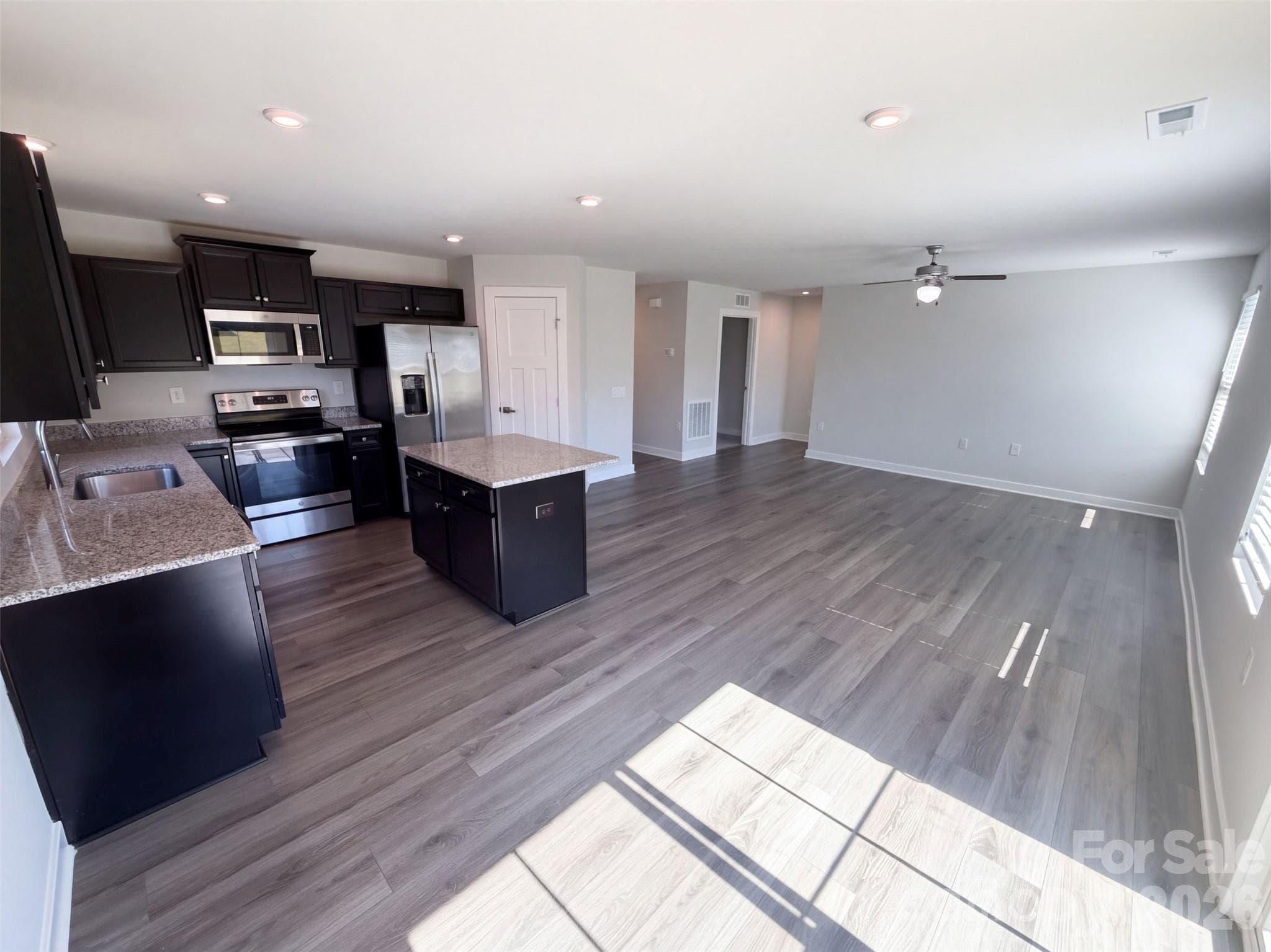 Single Family Residence at 599 Grandiflora Avenue, Lancaster, photo 6 of 14