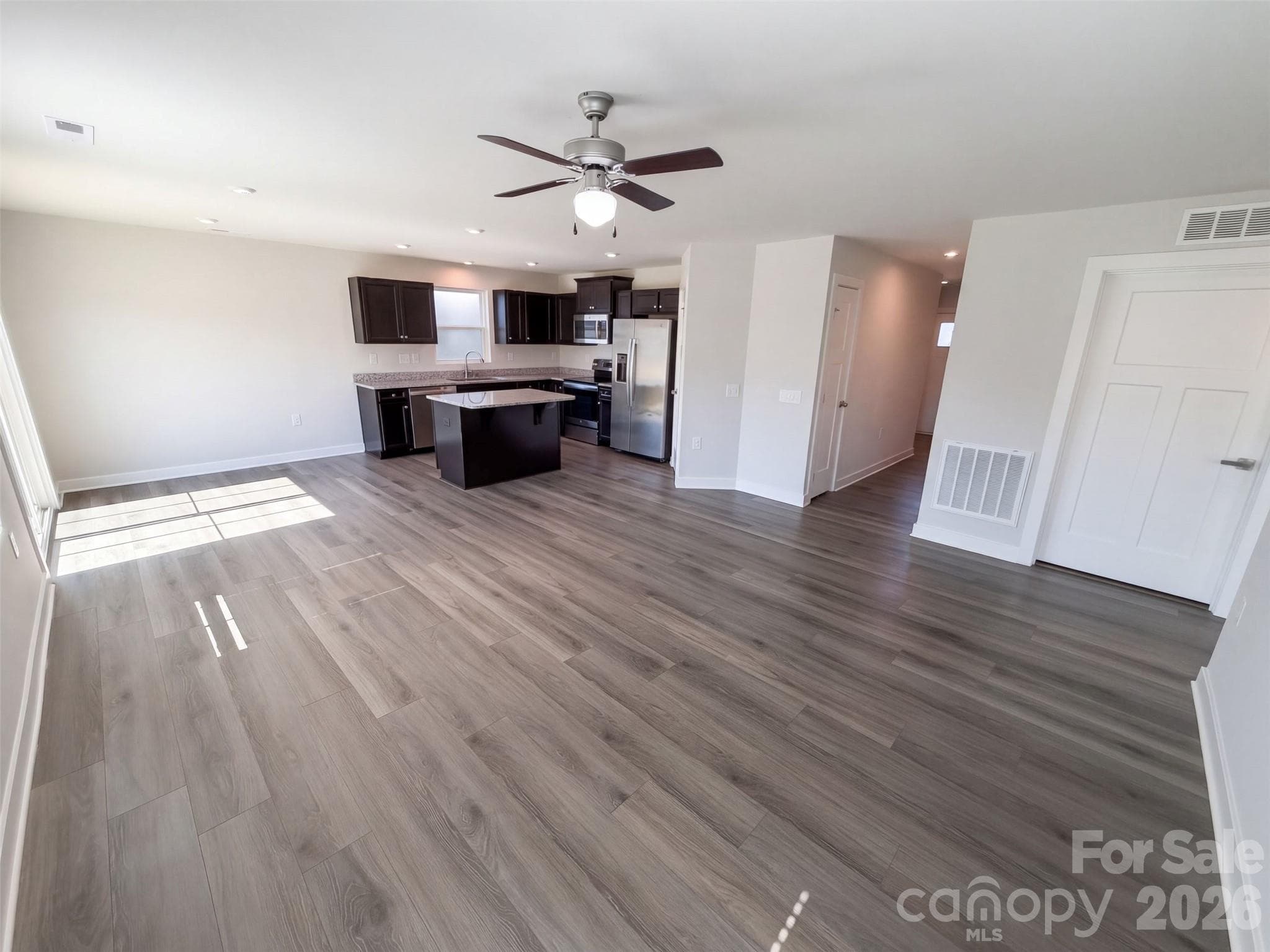Single Family Residence at 599 Grandiflora Avenue, Lancaster, photo 7 of 14