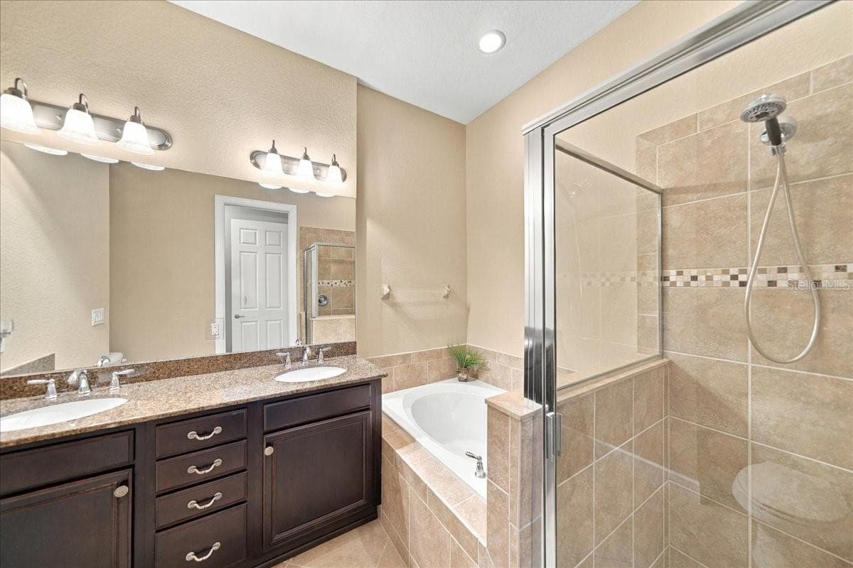 Villa at 13121 CREEKSIDE LN, PORT CHARLOTTE, photo 18 of 62