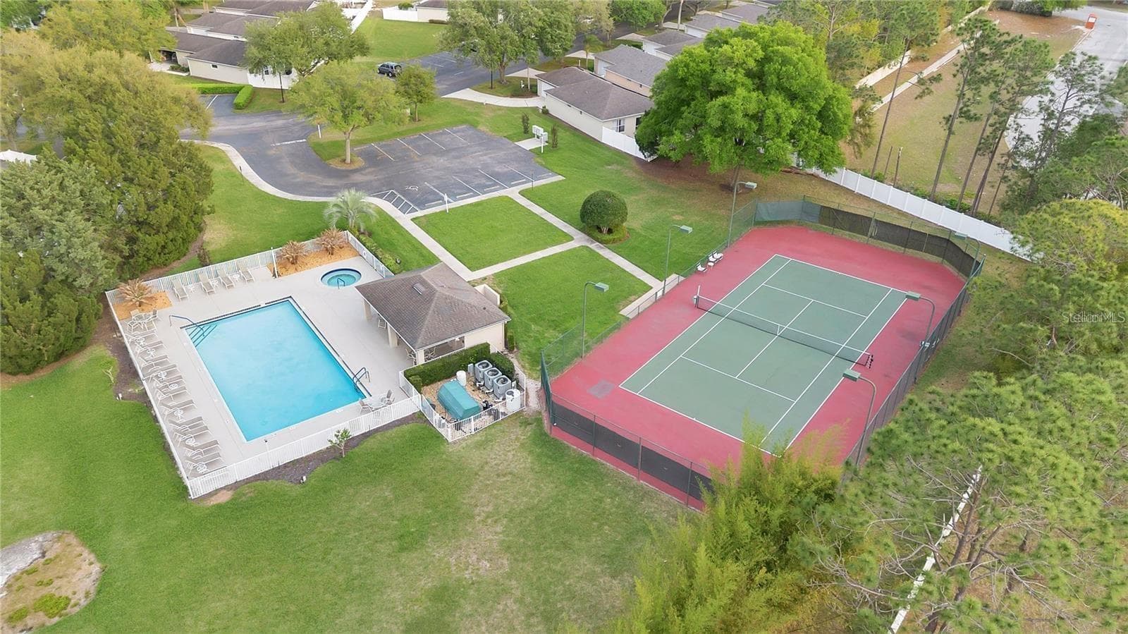 Whitehall Pool and Tennis Courts - 2120 BRAXTON ST, CLERMONT
