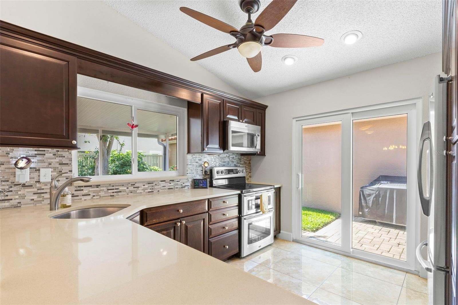 Villa at 495 ST TROPEZ CIR NE, ST PETERSBURG, photo 9 of 31