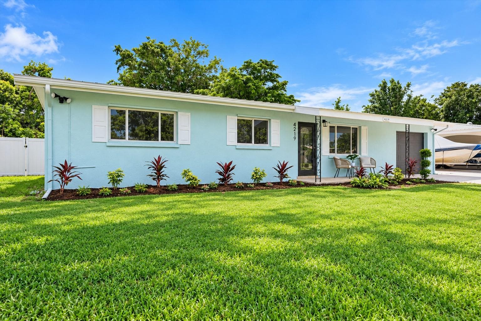 Single Family Residence at 4219 DEERFIELD DR, SARASOTA, photo 2 of 40