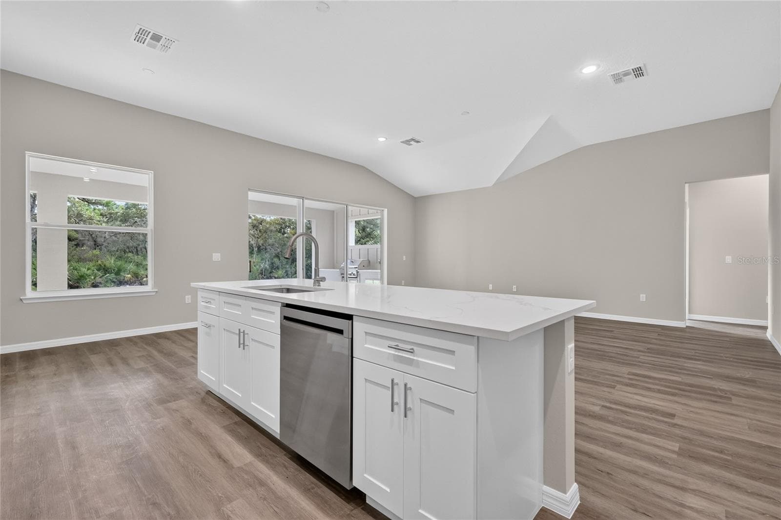 Kitchen/family room - 41428 ROYAL TRAILS RD, EUSTIS