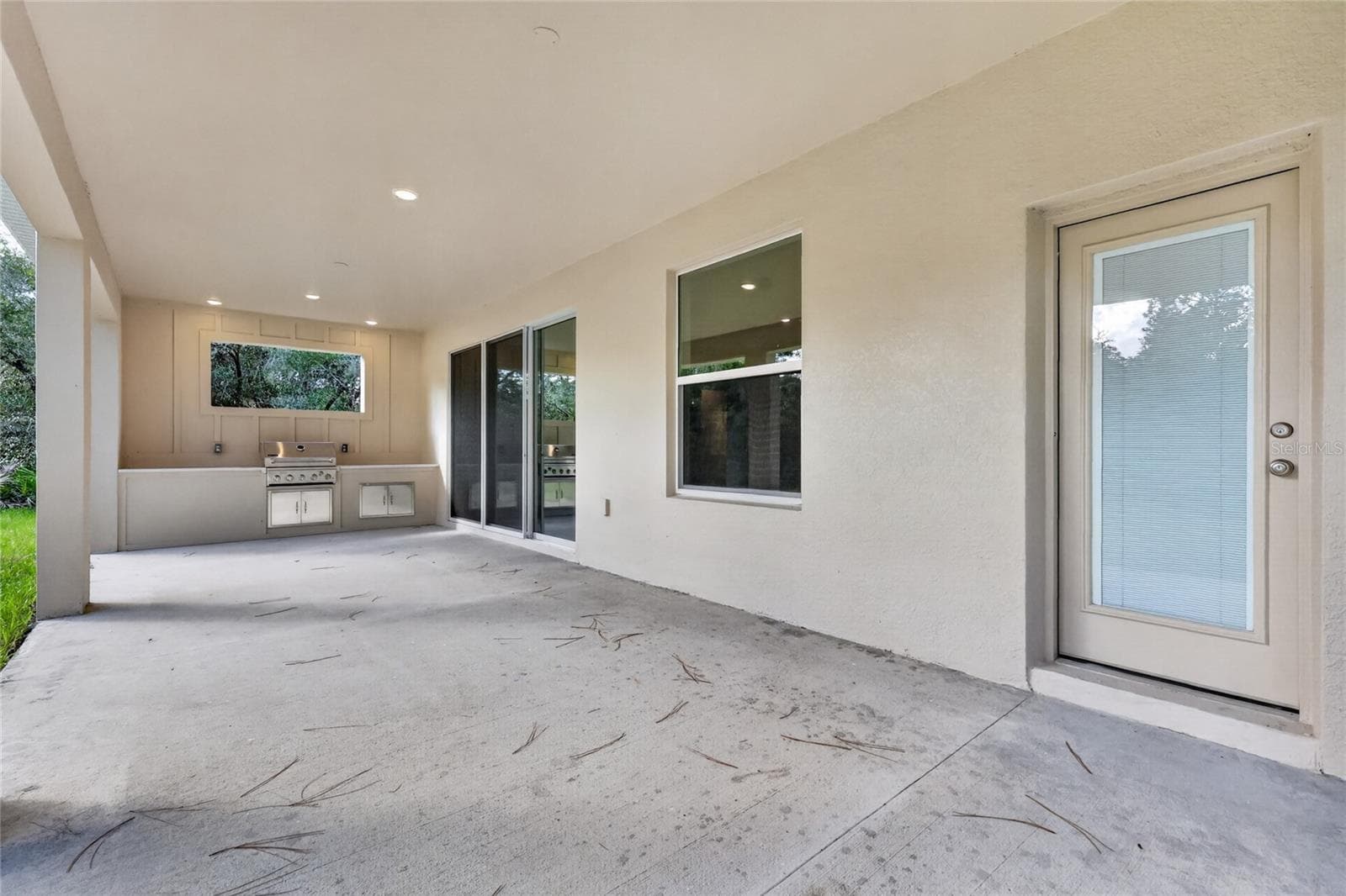 Time to enjoy and have a party on the spacious back covered porch - 41428 ROYAL TRAILS RD, EUSTIS