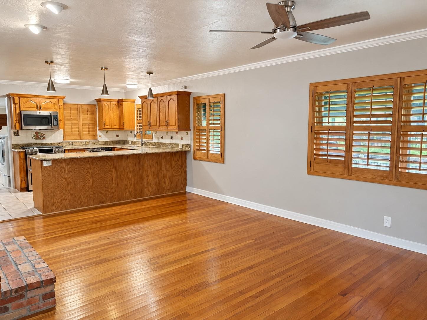 Single Family Residence at 1146 30TH AVE N, ST PETERSBURG, photo 4 of 11