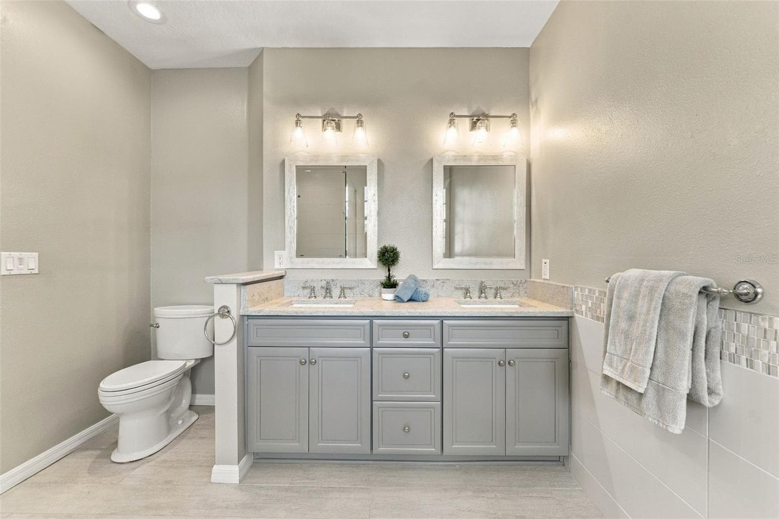 Townhouse at 14454 MIRABELLE VISTA CIR, TAMPA, photo 20 of 52