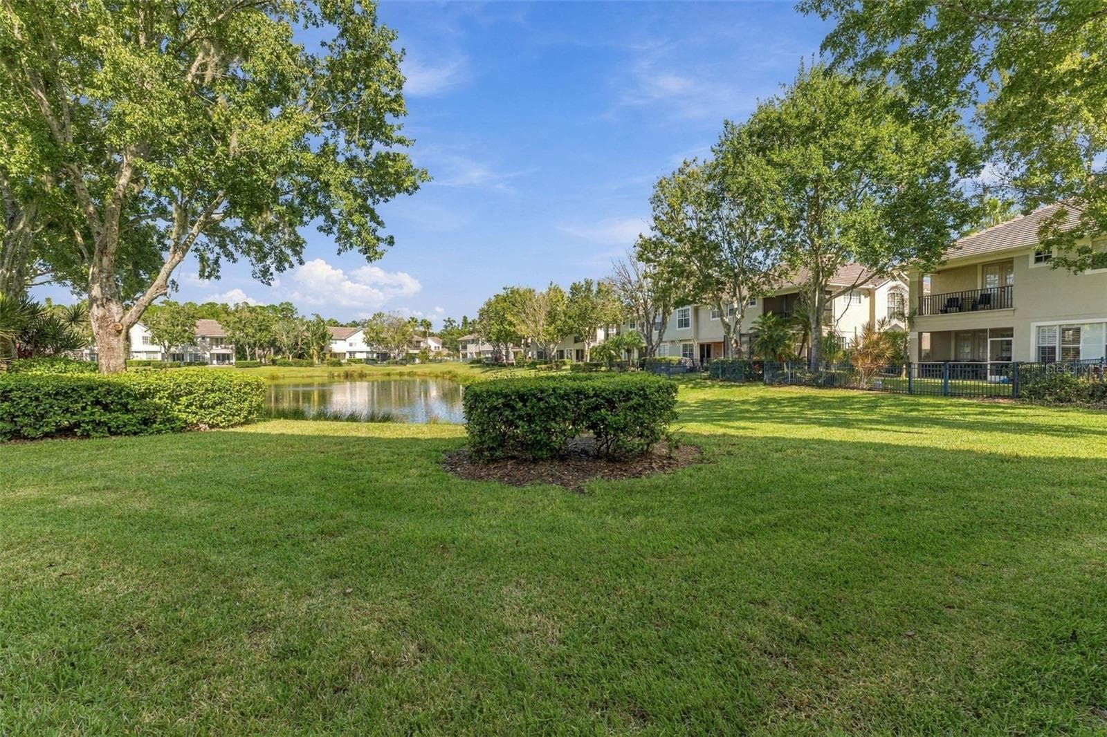Townhouse at 14454 MIRABELLE VISTA CIR, TAMPA, photo 35 of 52