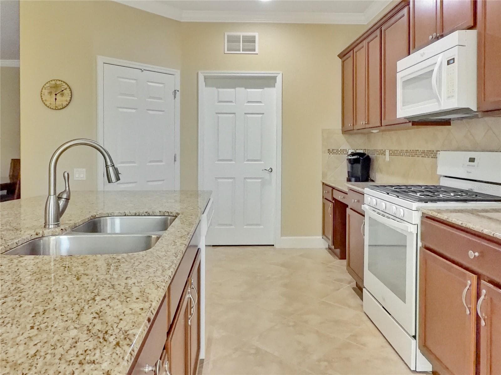 Single Family Residence at 521 VISTA SOL DR, DAVENPORT, photo 5 of 57