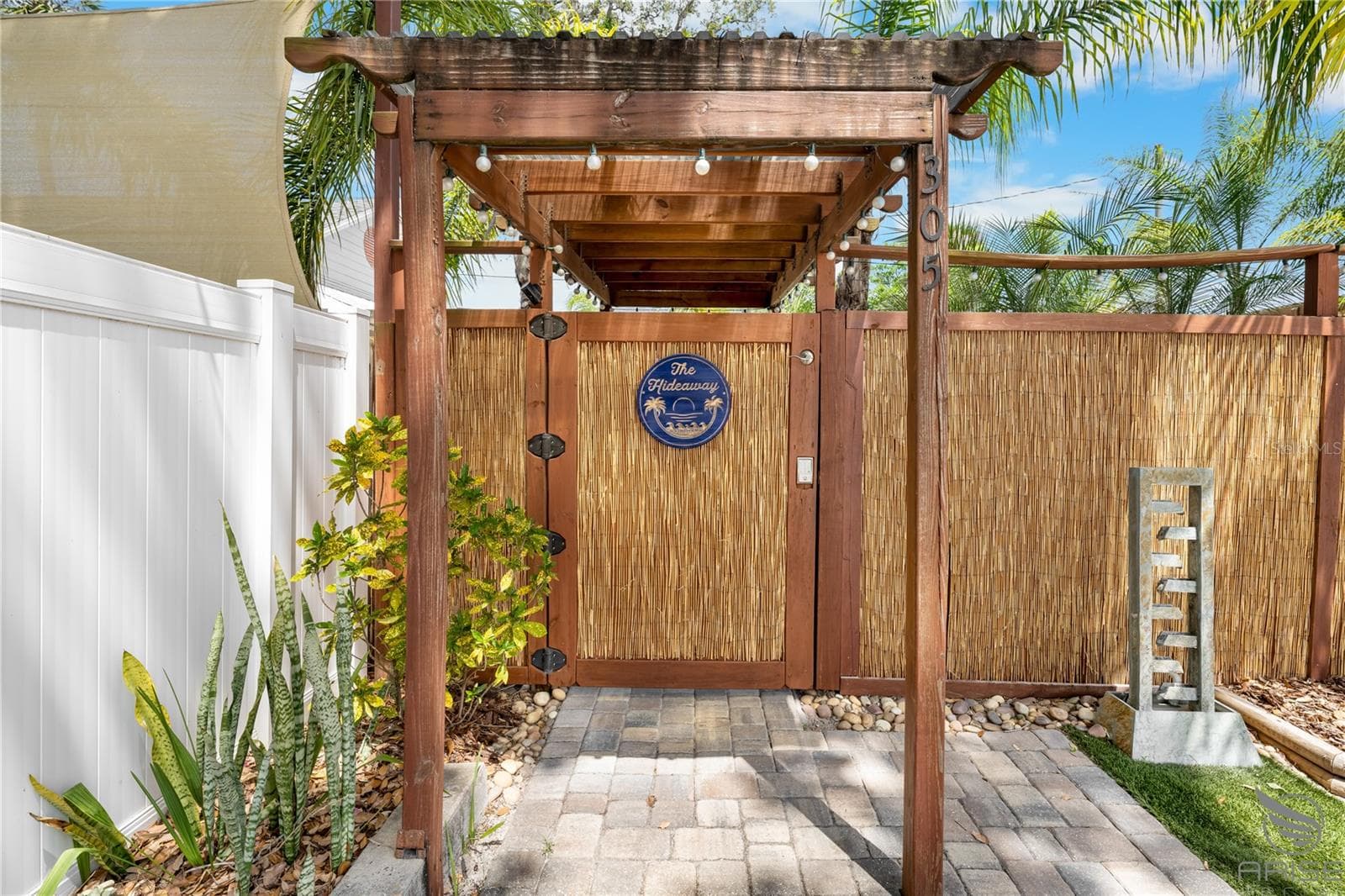 Single Family Residence at 305 LIVE OAK, NEW SMYRNA BEACH, photo 8 of 52