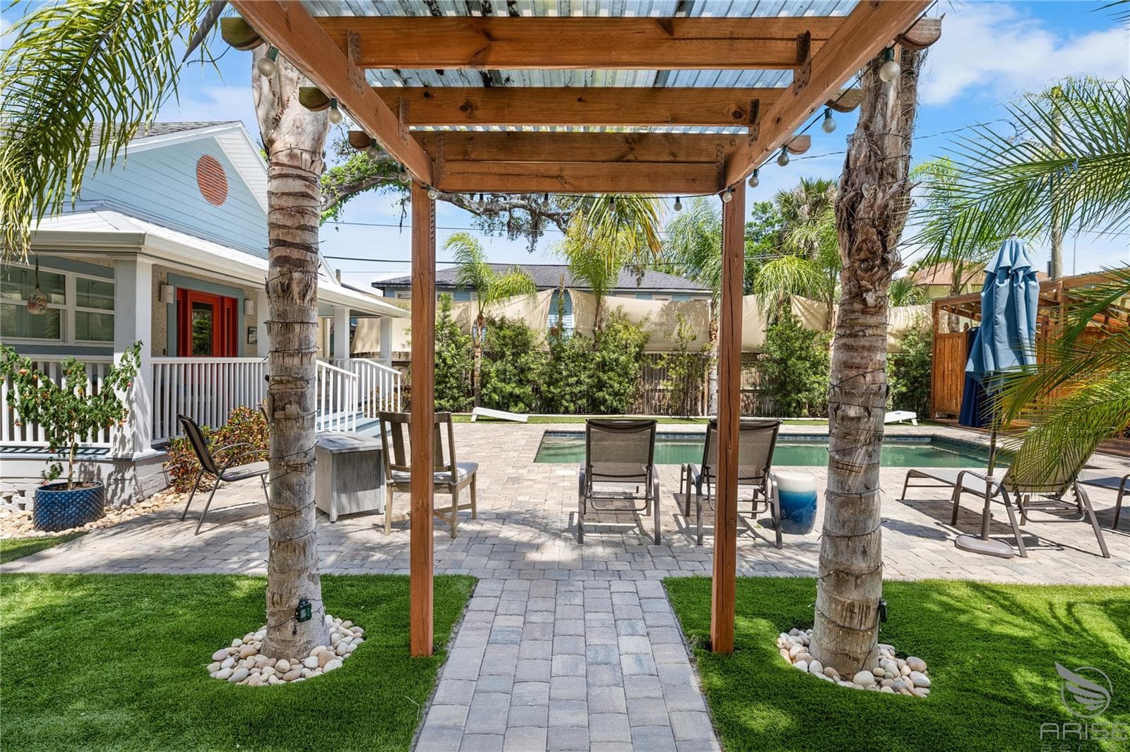 Single Family Residence at 305 LIVE OAK, NEW SMYRNA BEACH, photo 9 of 52