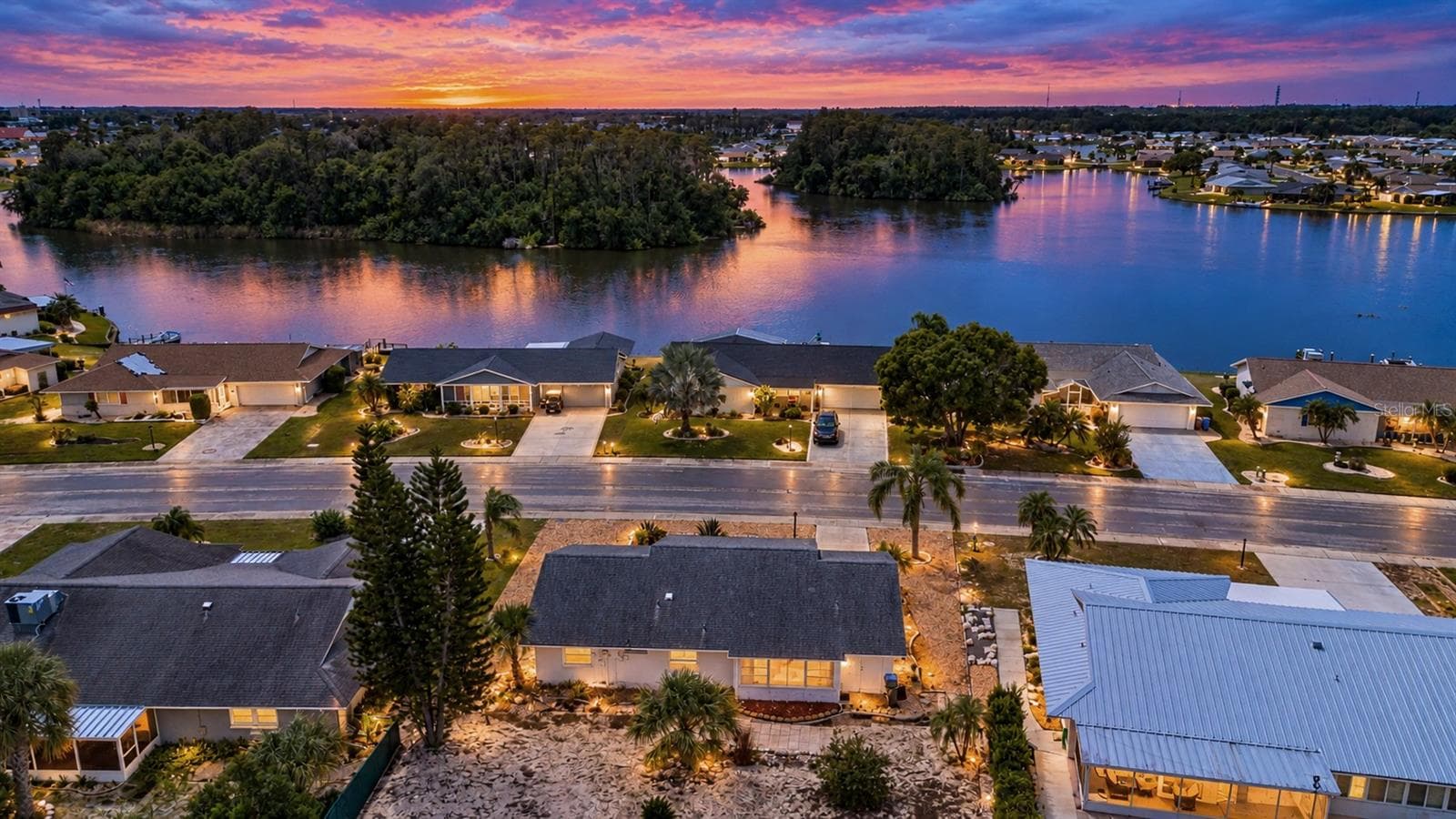 North Lake located behind homes across the street - 1507 N LAKE DR, SUN CITY CENTER
