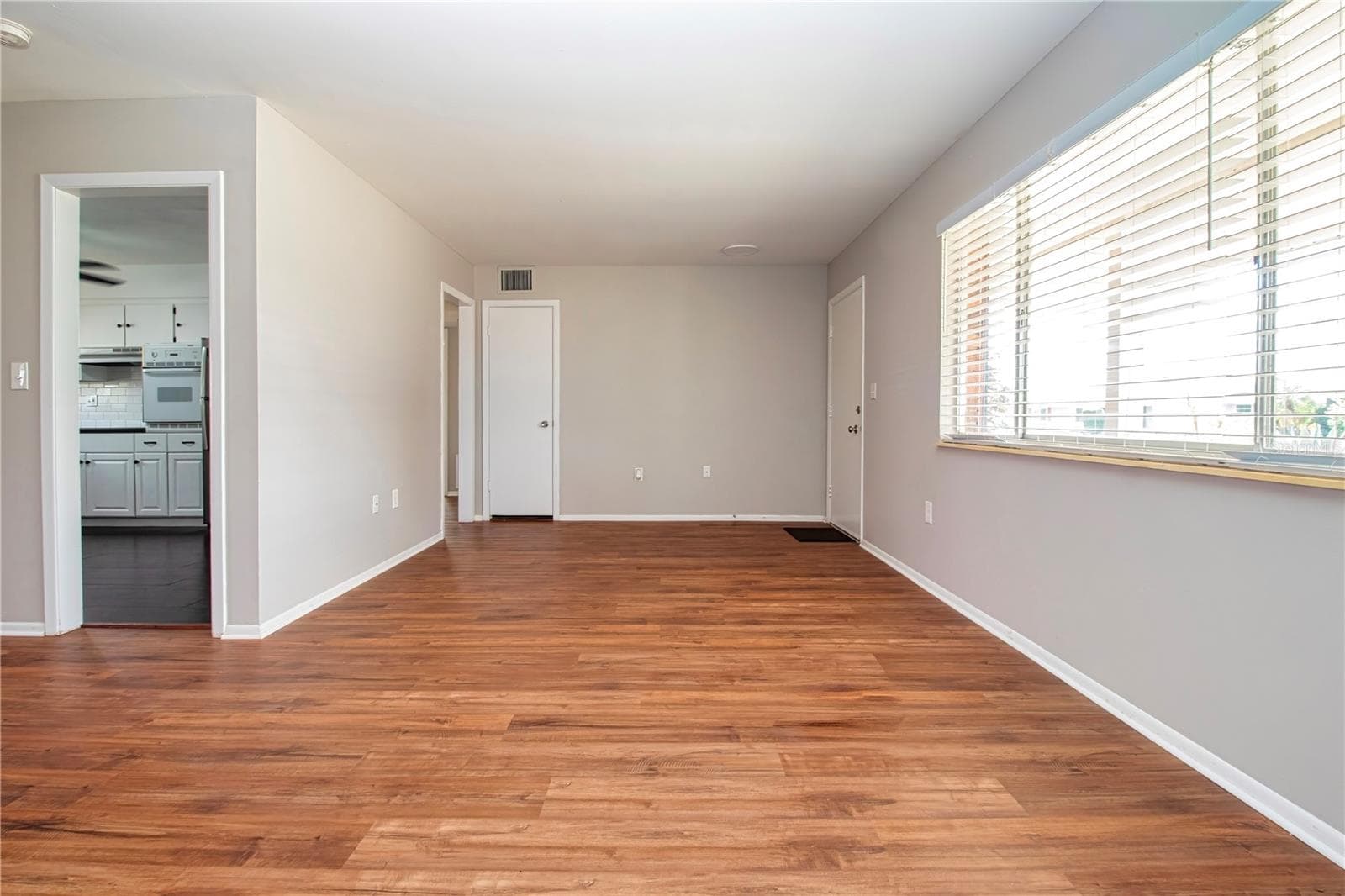 Living Room - 1507 N LAKE DR, SUN CITY CENTER