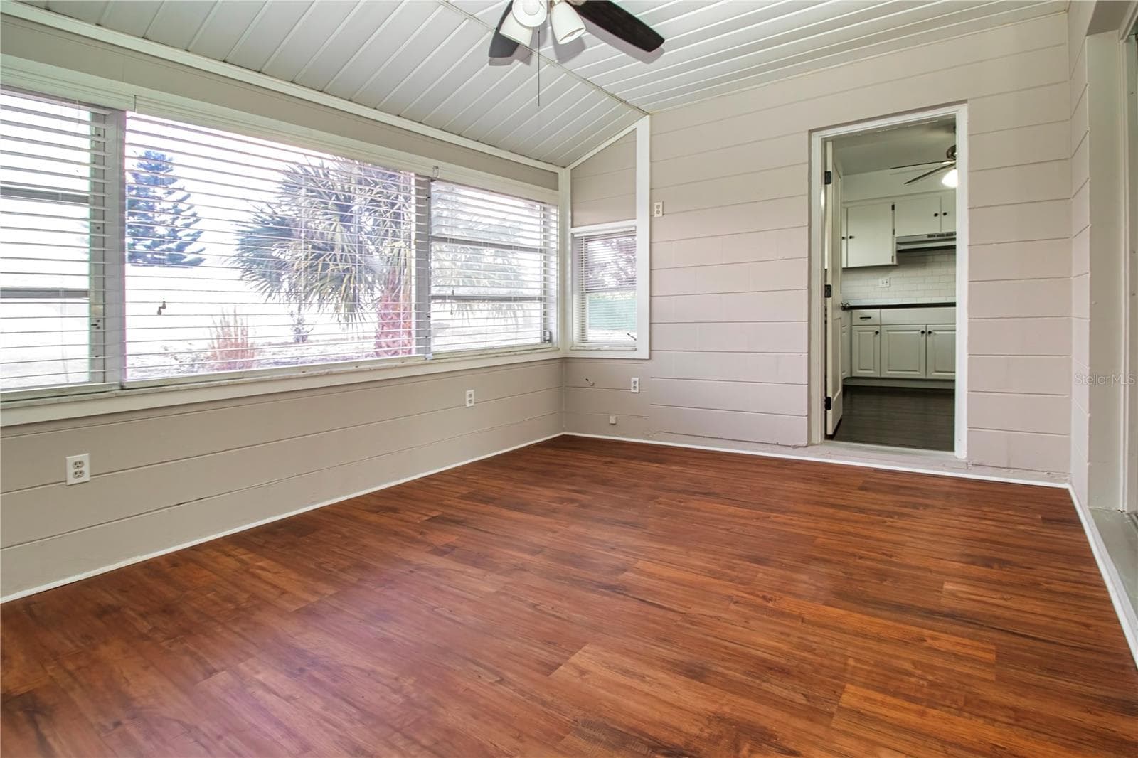 Florida Room - 1507 N LAKE DR, SUN CITY CENTER
