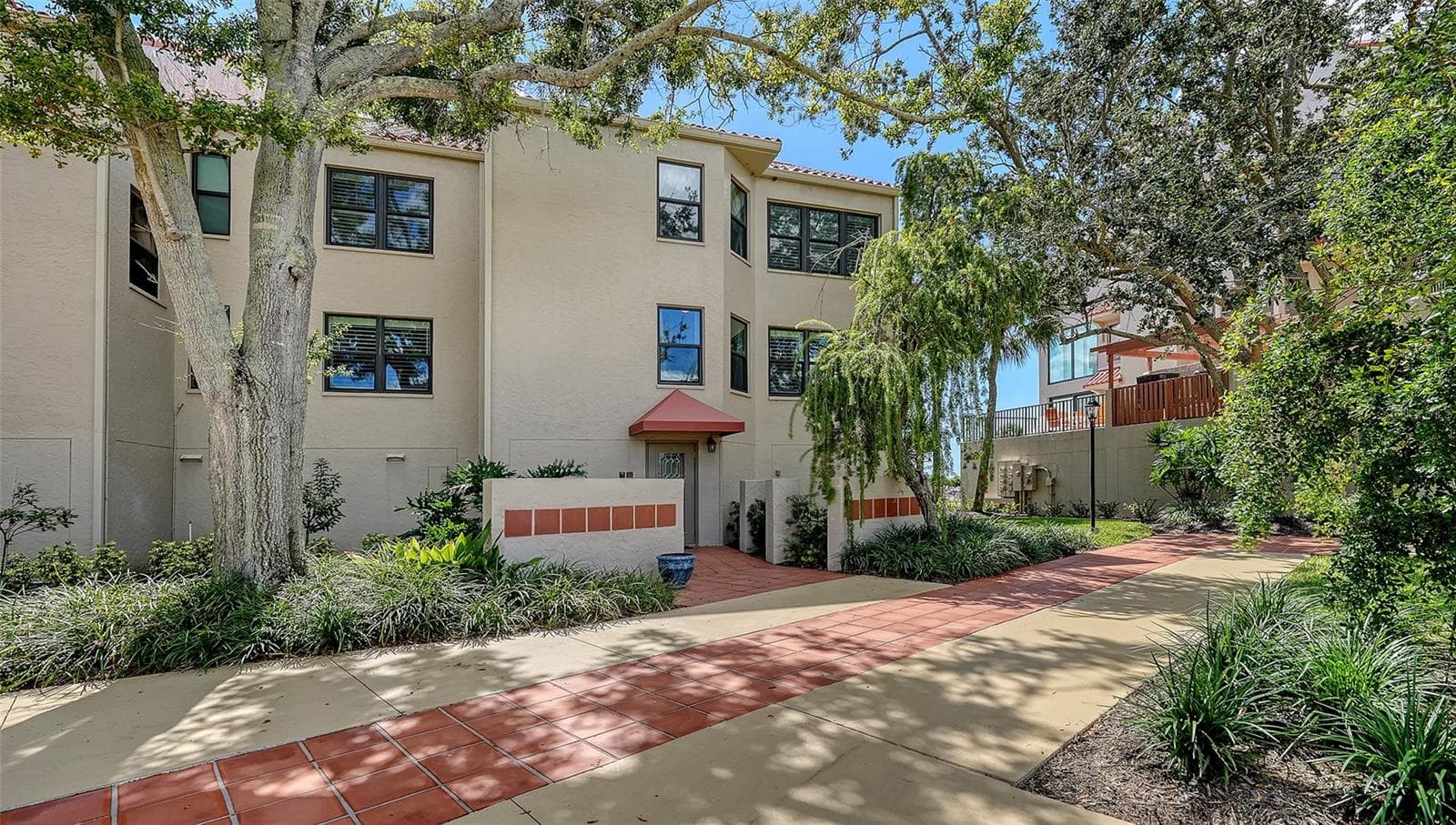 4533 BAY CLUB DR #11