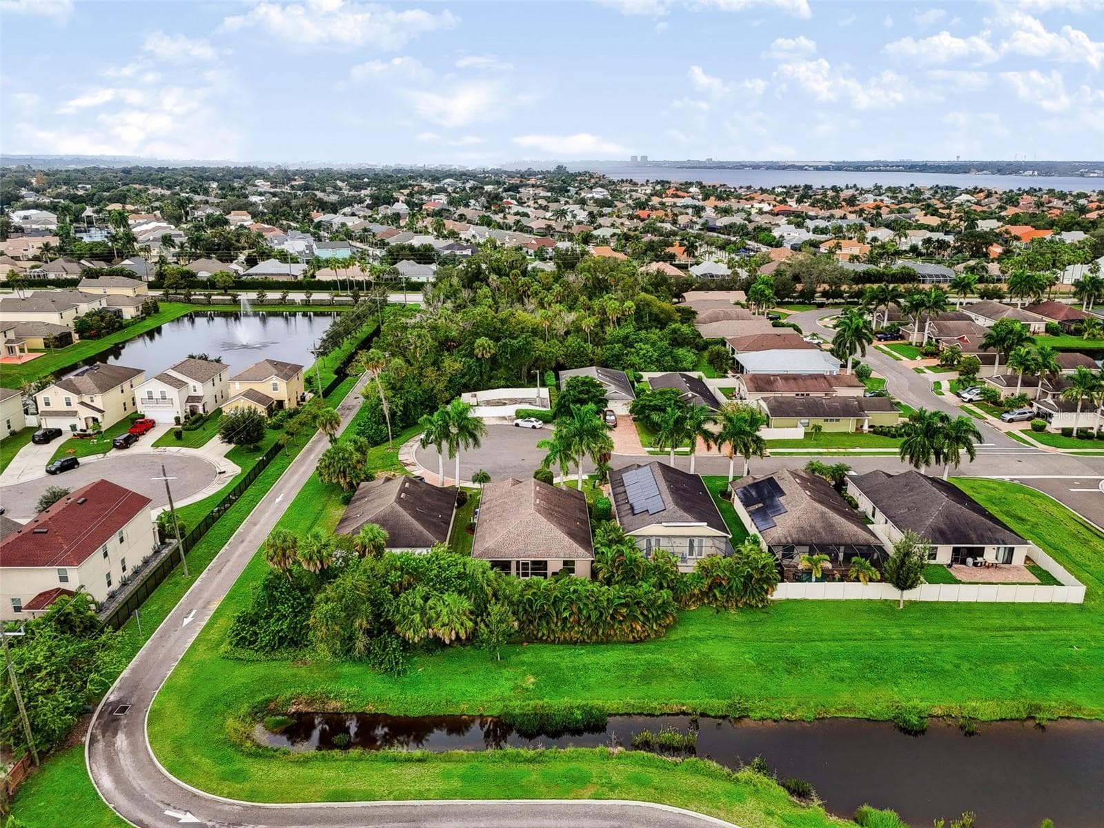 Single Family Residence at 105 SAN LORENZO CT, BRADENTON, photo 4 of 42