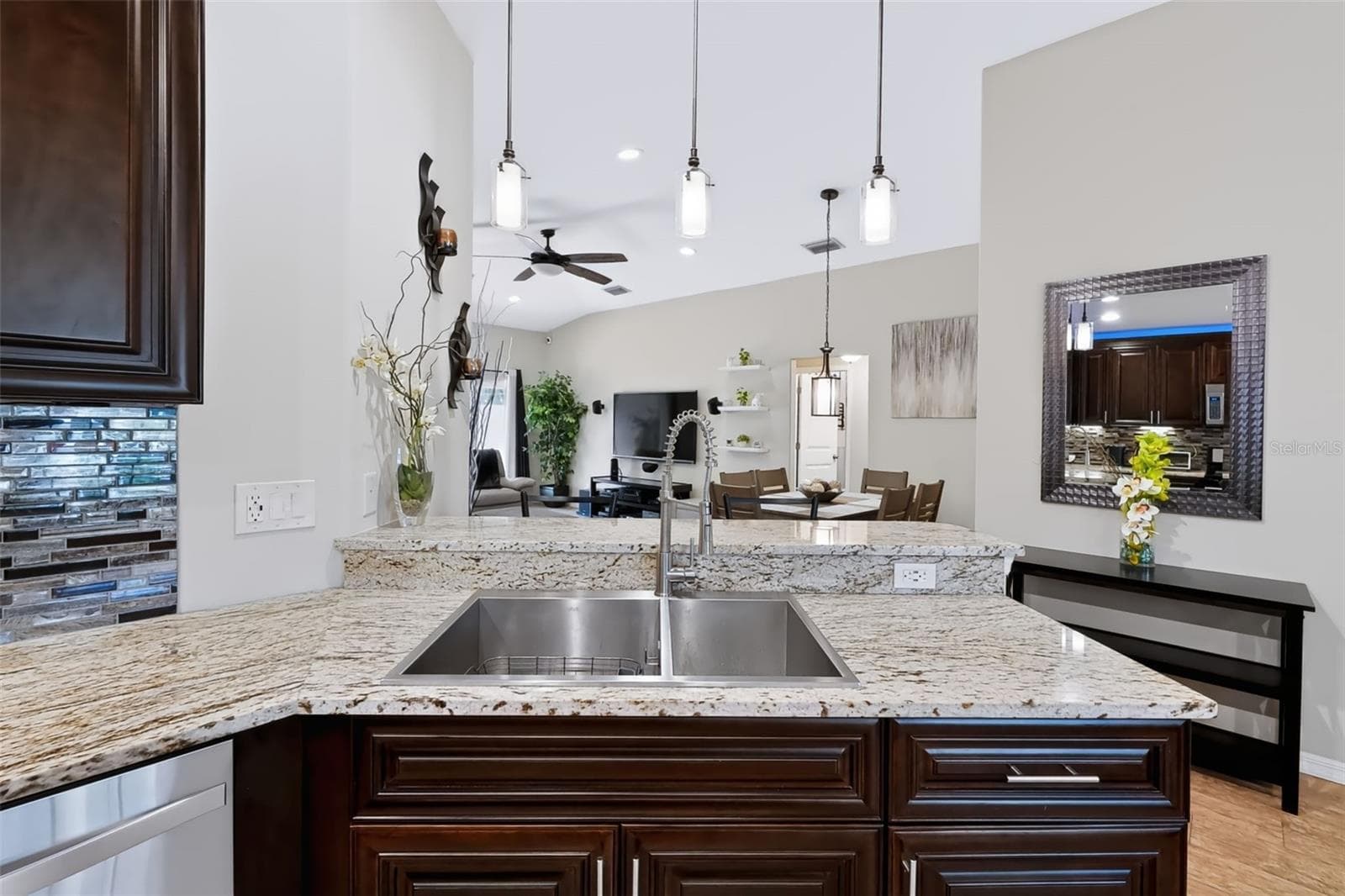 Single Family Residence at 105 SAN LORENZO CT, BRADENTON, photo 17 of 42