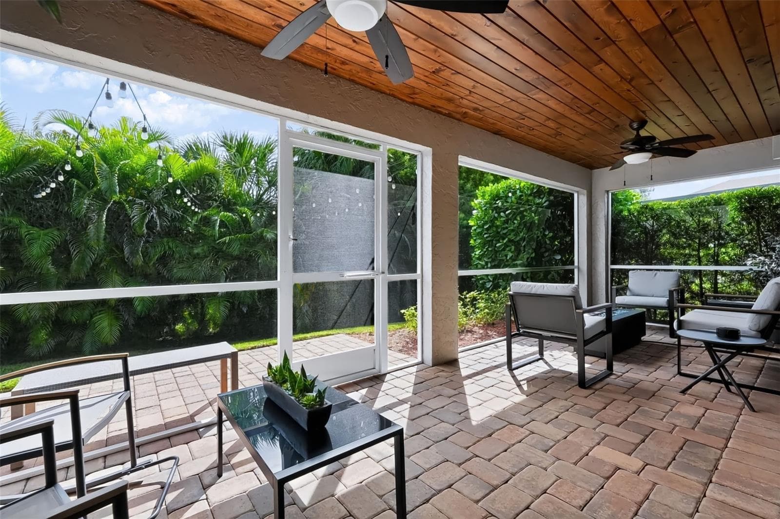 Single Family Residence at 105 SAN LORENZO CT, BRADENTON, photo 36 of 42
