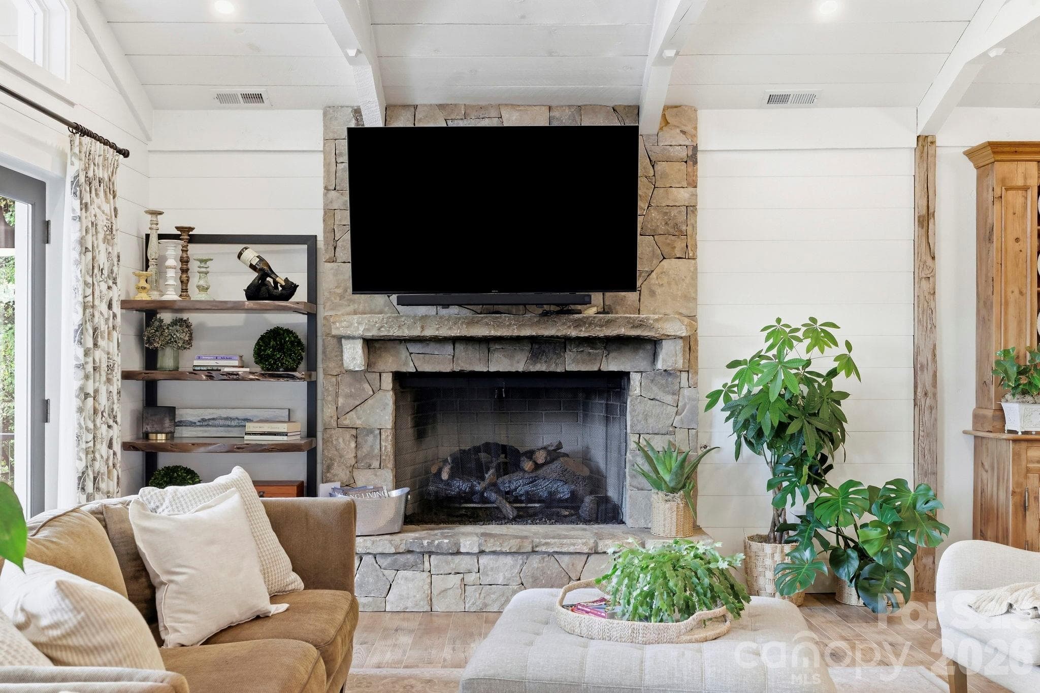 Single Family Residence at 407 Crescent Moon Lane, Cashiers, photo 13 of 48