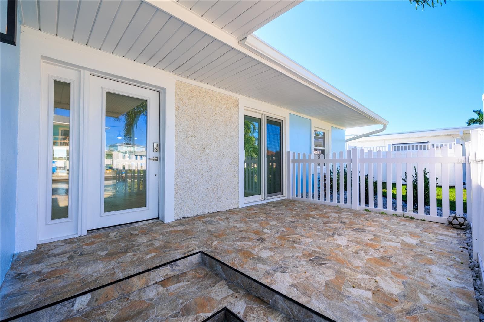 Single Family Residence at 730 PRUITT DR, MADEIRA BEACH, photo 3 of 42