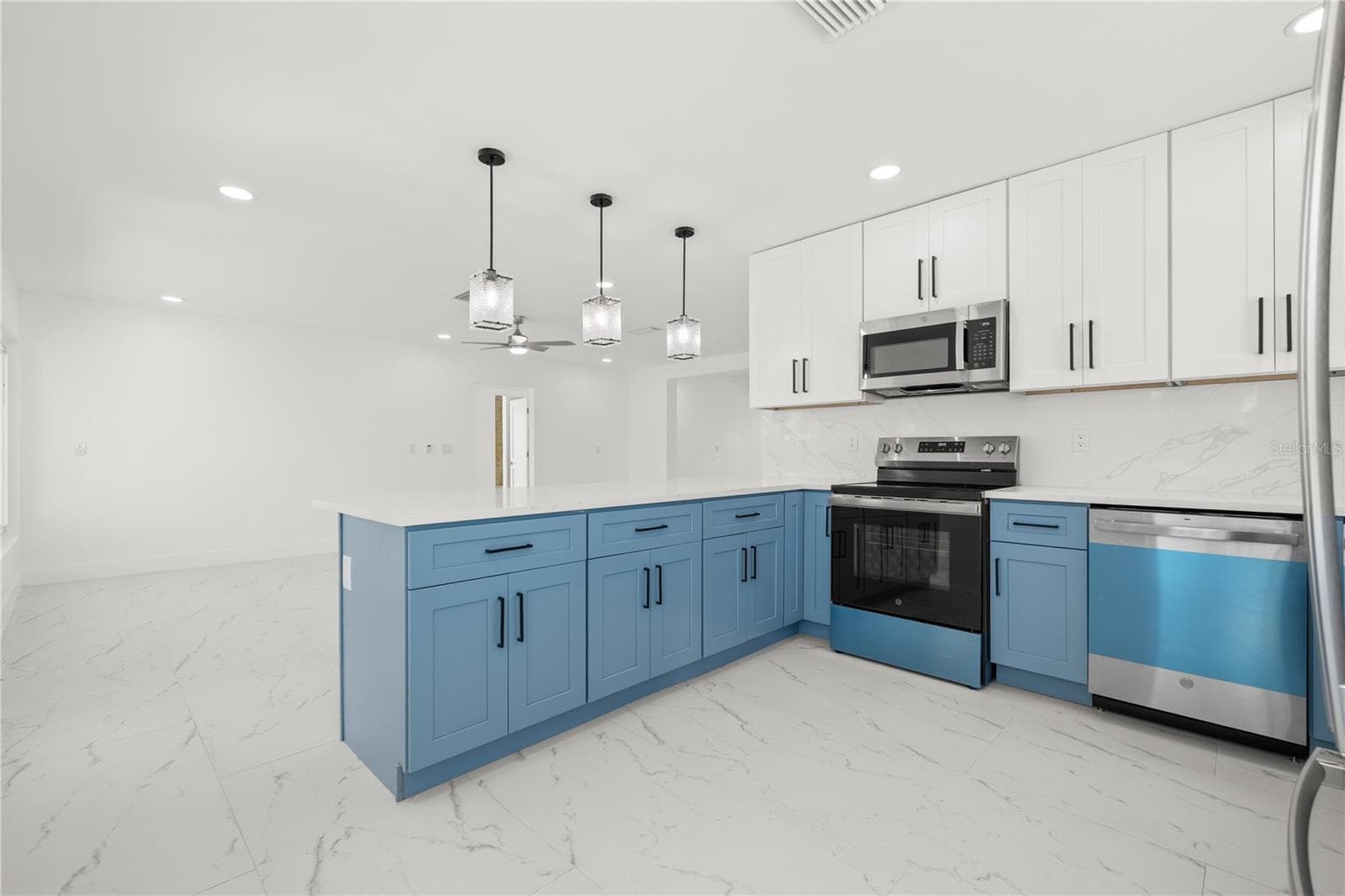 Single Family Residence at 730 PRUITT DR, MADEIRA BEACH, photo 11 of 42
