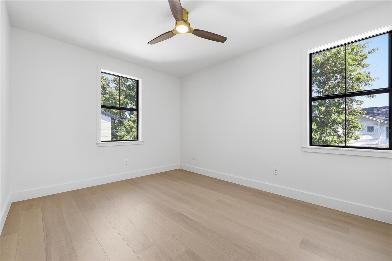 Single Family Residence at 1025 MELROSE AVE S, ST PETERSBURG, photo 29 of 48