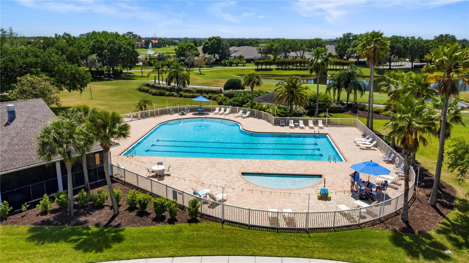 And great view of the 18th Green to watch your favorite players finish! - 2734 BELLERIVE DR, LAKELAND