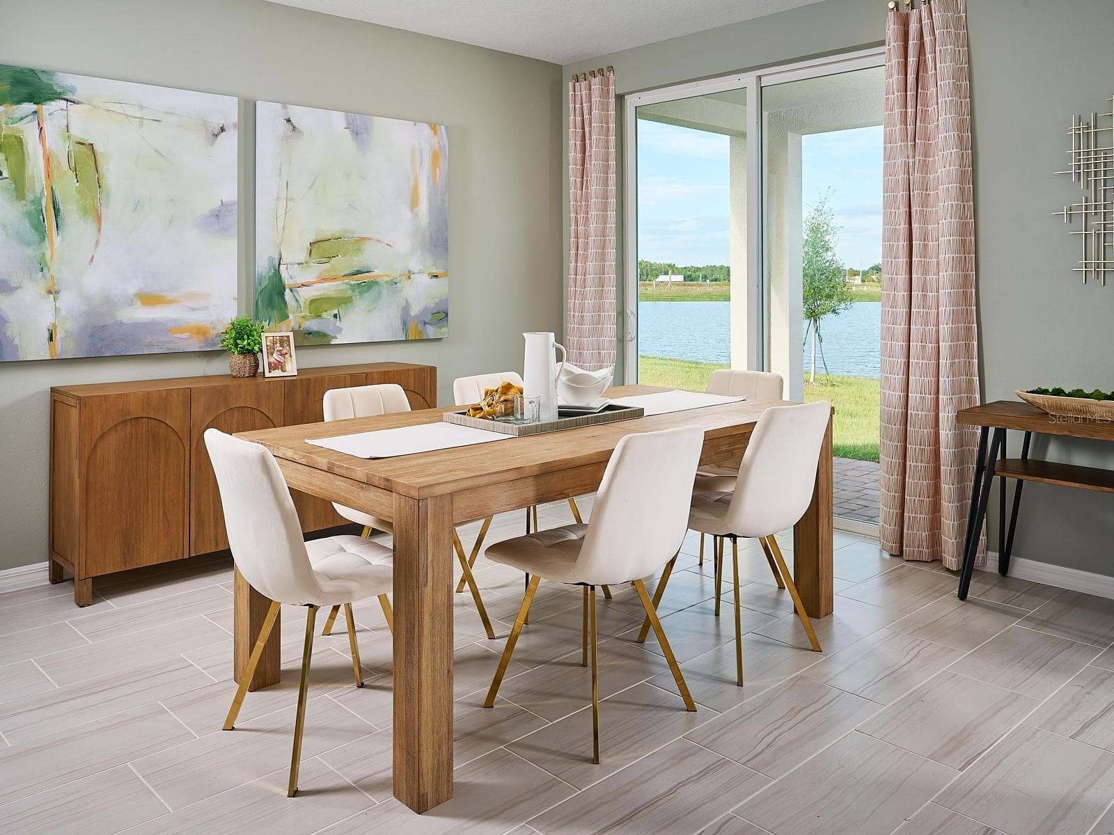 Photo is not of the actual home, but is an inspirational photo of builder’s model home and may depict options, furnishings, and/or decorator features that are not included. - 2041 ROSEWOOD DR, BARTOW