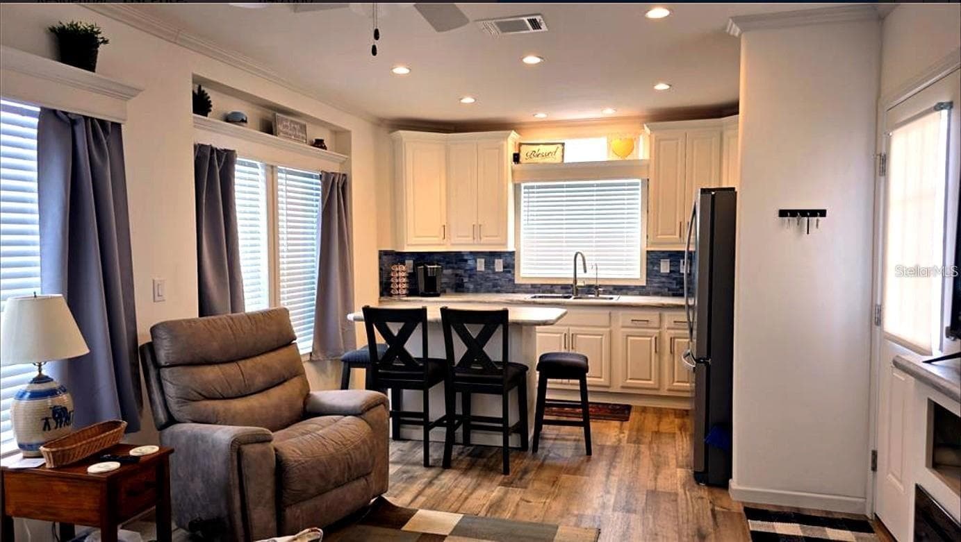 Manufactured Home at 7060 FAIRVIEW VILLAGE CIR, WINTER HAVEN, photo 7 of 44