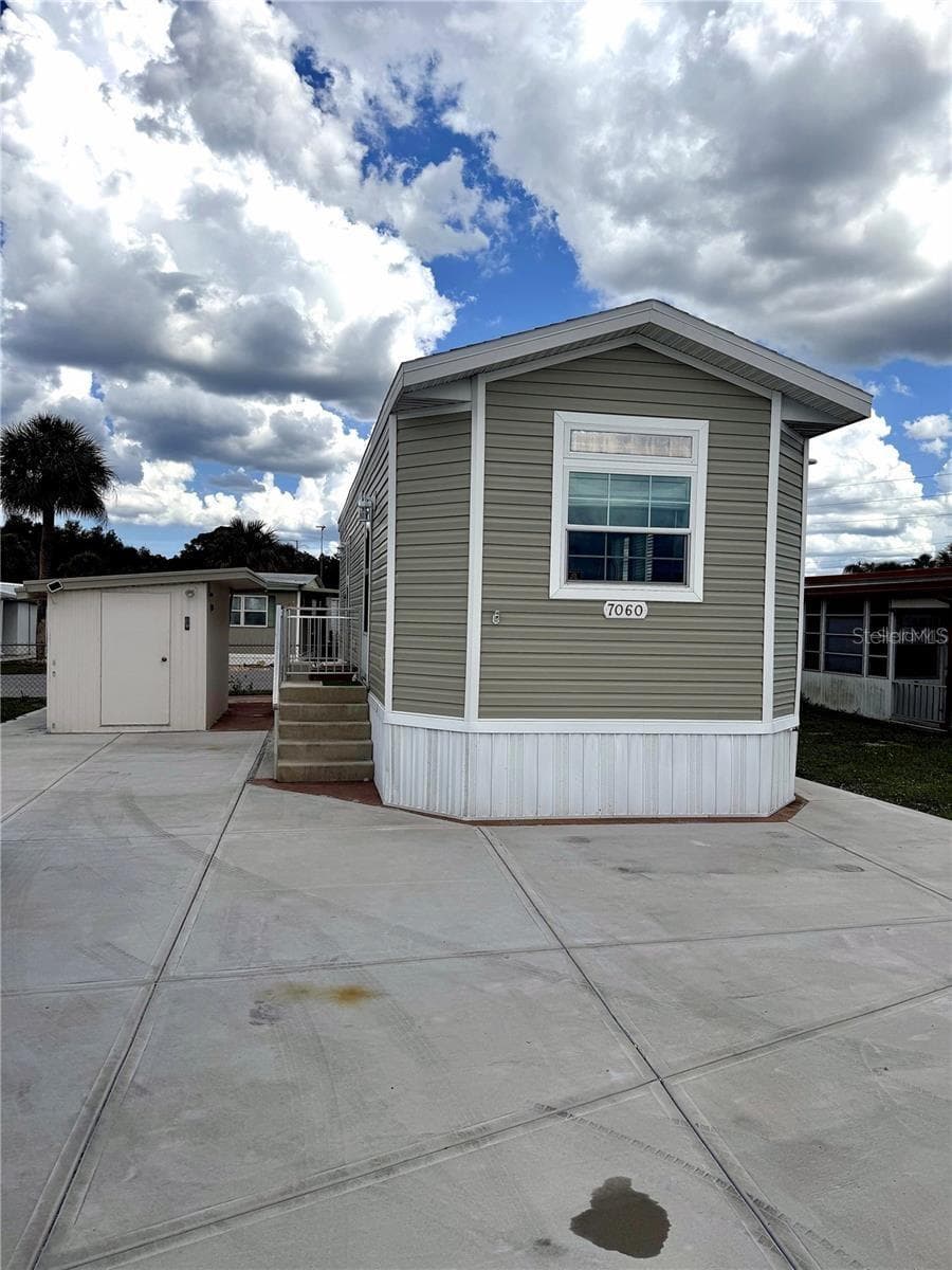 Manufactured Home at 7060 FAIRVIEW VILLAGE CIR, WINTER HAVEN, photo 26 of 44