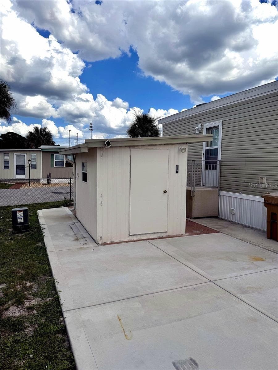 Manufactured Home at 7060 FAIRVIEW VILLAGE CIR, WINTER HAVEN, photo 27 of 44