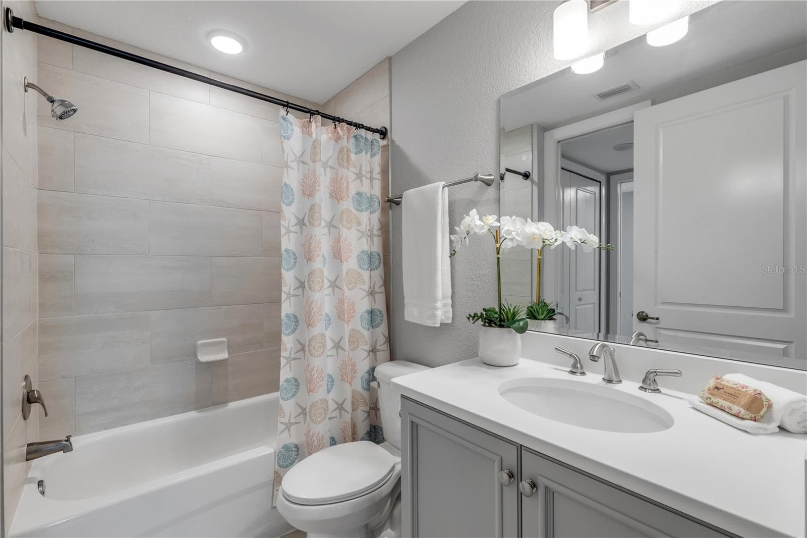 Guest bathroom - 1 RIVERWALK DR #303, NEW SMYRNA BEACH