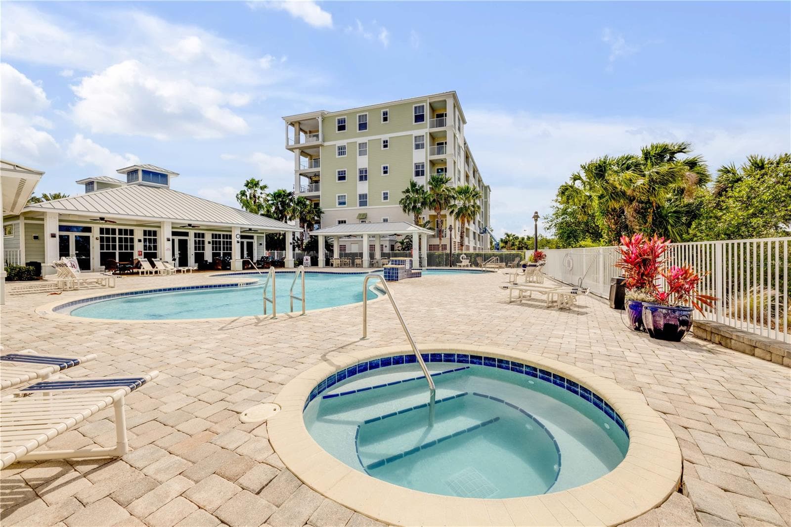 hot tub - 1 RIVERWALK DR #303, NEW SMYRNA BEACH