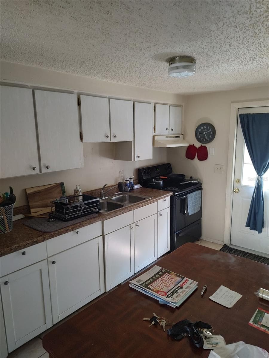 Duplex at 8050 47TH AVE N, ST PETERSBURG, photo 12 of 23