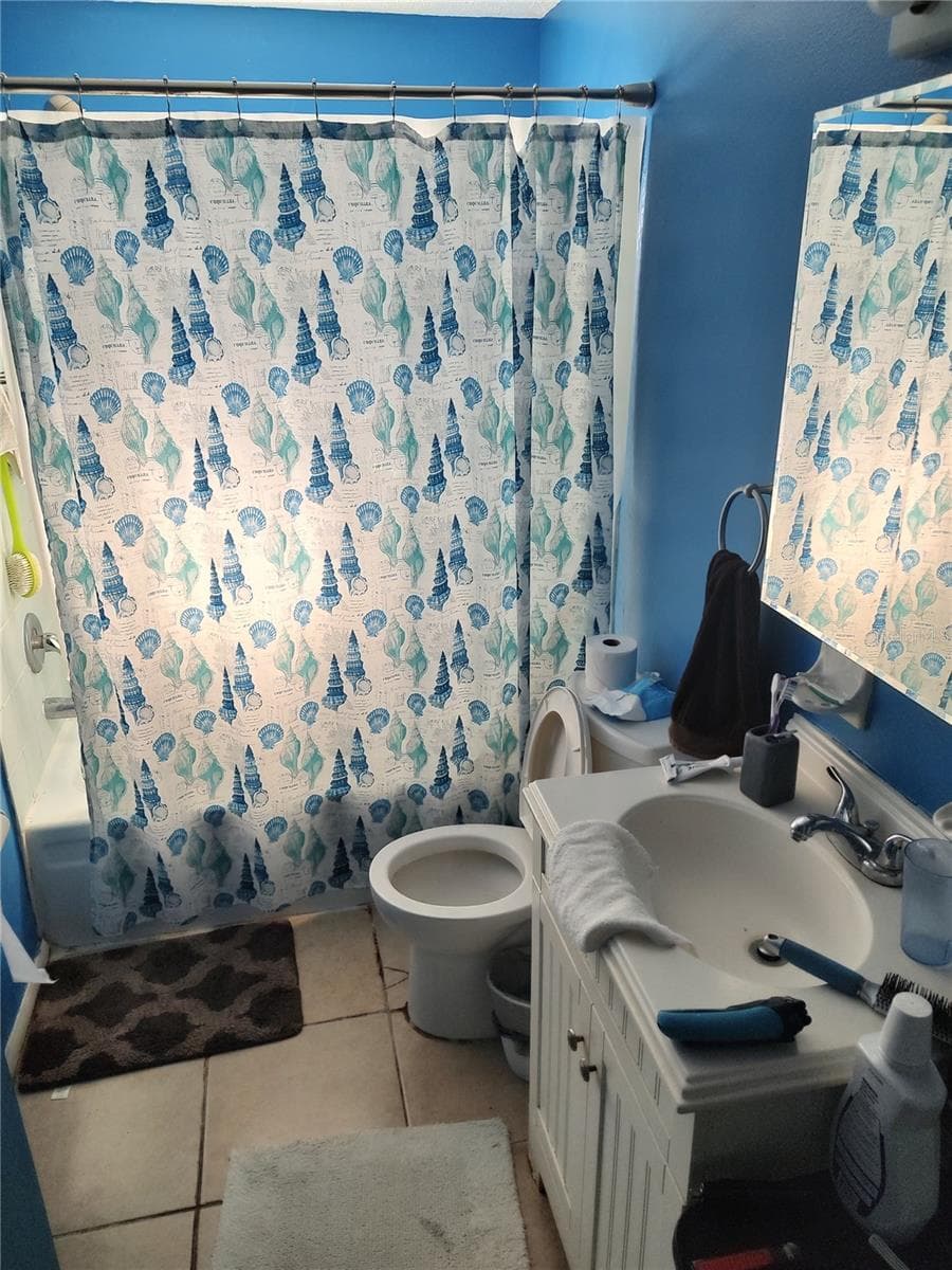 Duplex at 8050 47TH AVE N, ST PETERSBURG, photo 16 of 23
