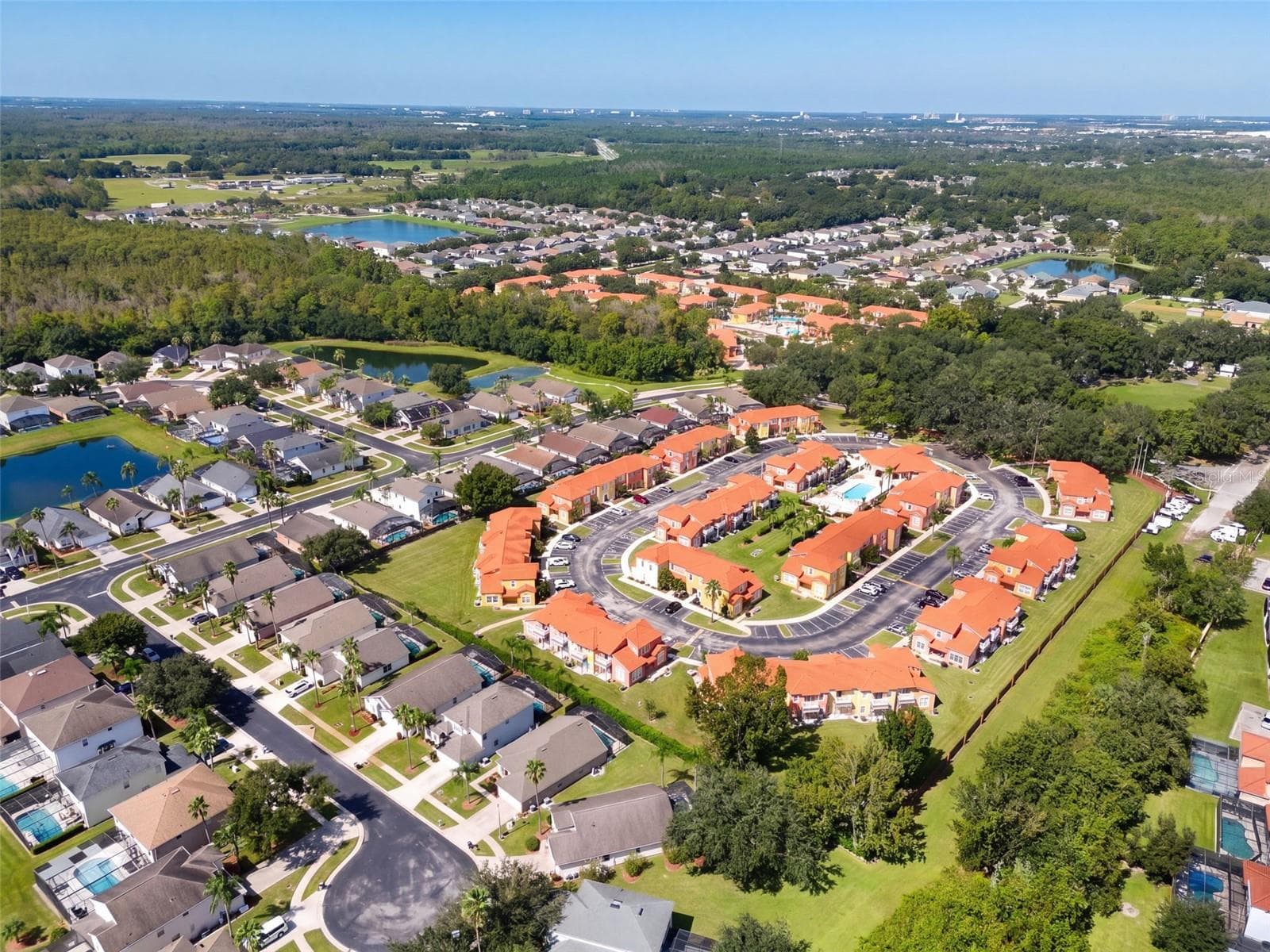 Lake Berkley Amenities - 4601 FORMBY CT, KISSIMMEE