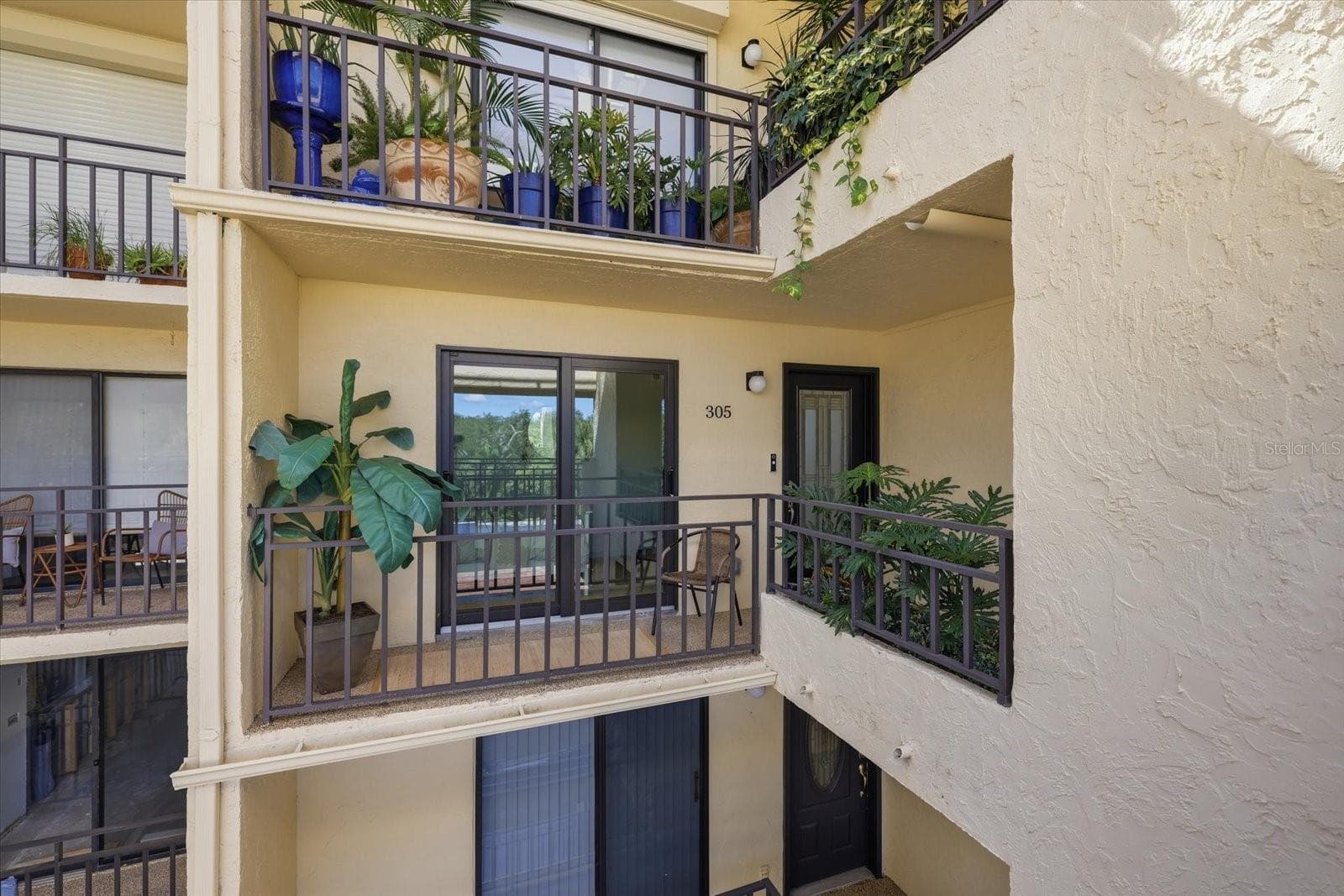 Condominium at 6460 MOURNING DOVE DR #305, BRADENTON, photo 5 of 82