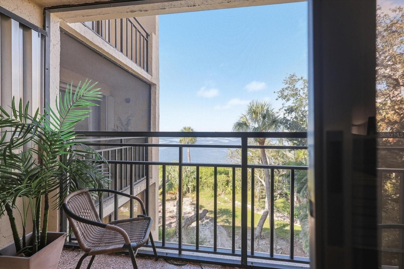 Condominium at 6460 MOURNING DOVE DR #305, BRADENTON, photo 53 of 82