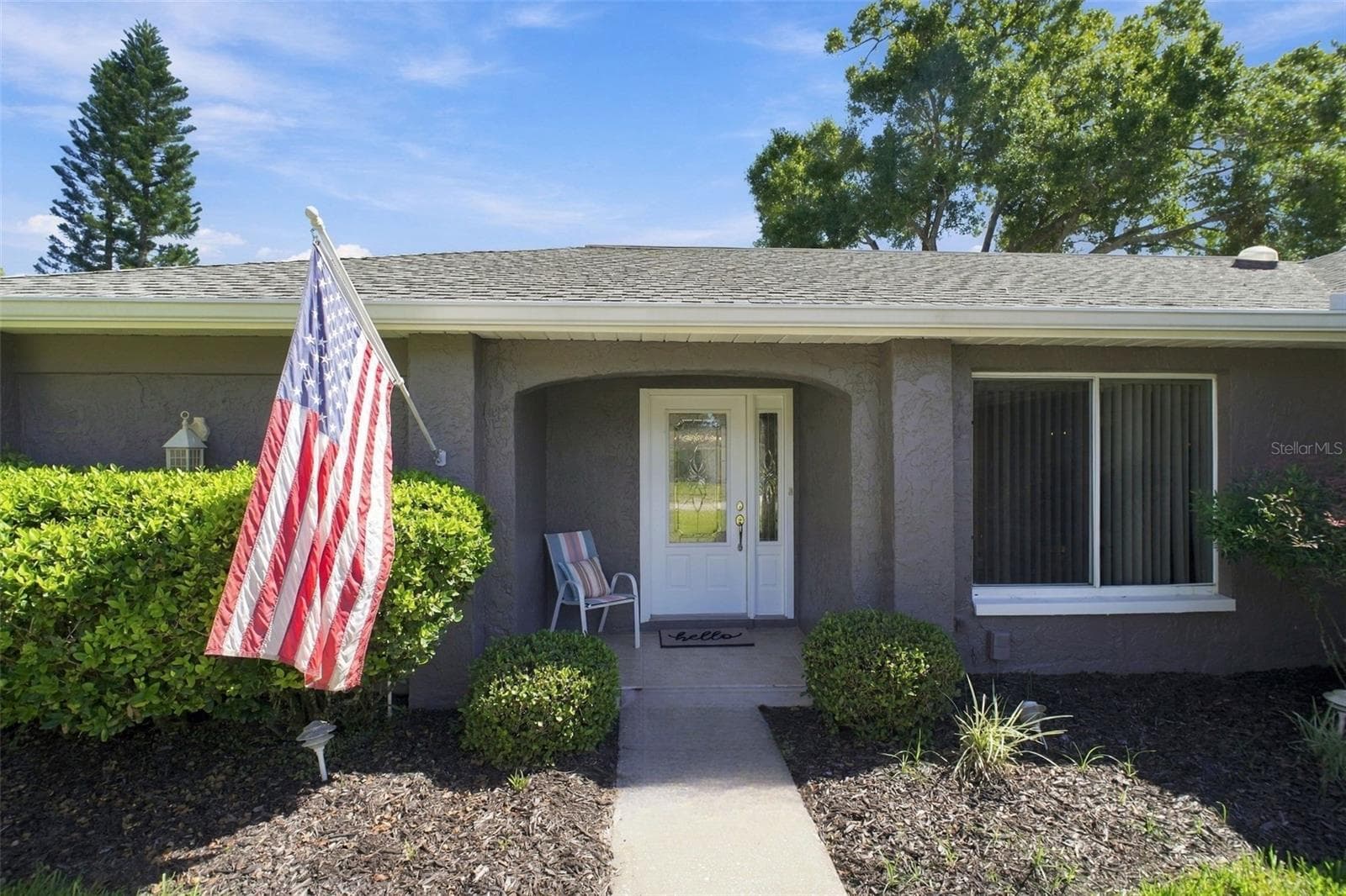Welcoming front entry~ - 1743 MACDONNELL DR, PALM HARBOR