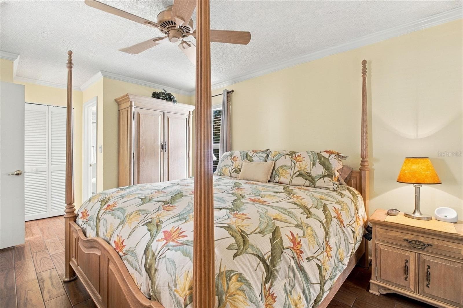 Primary en-suite has been beautifully updated~ - 1743 MACDONNELL DR, PALM HARBOR