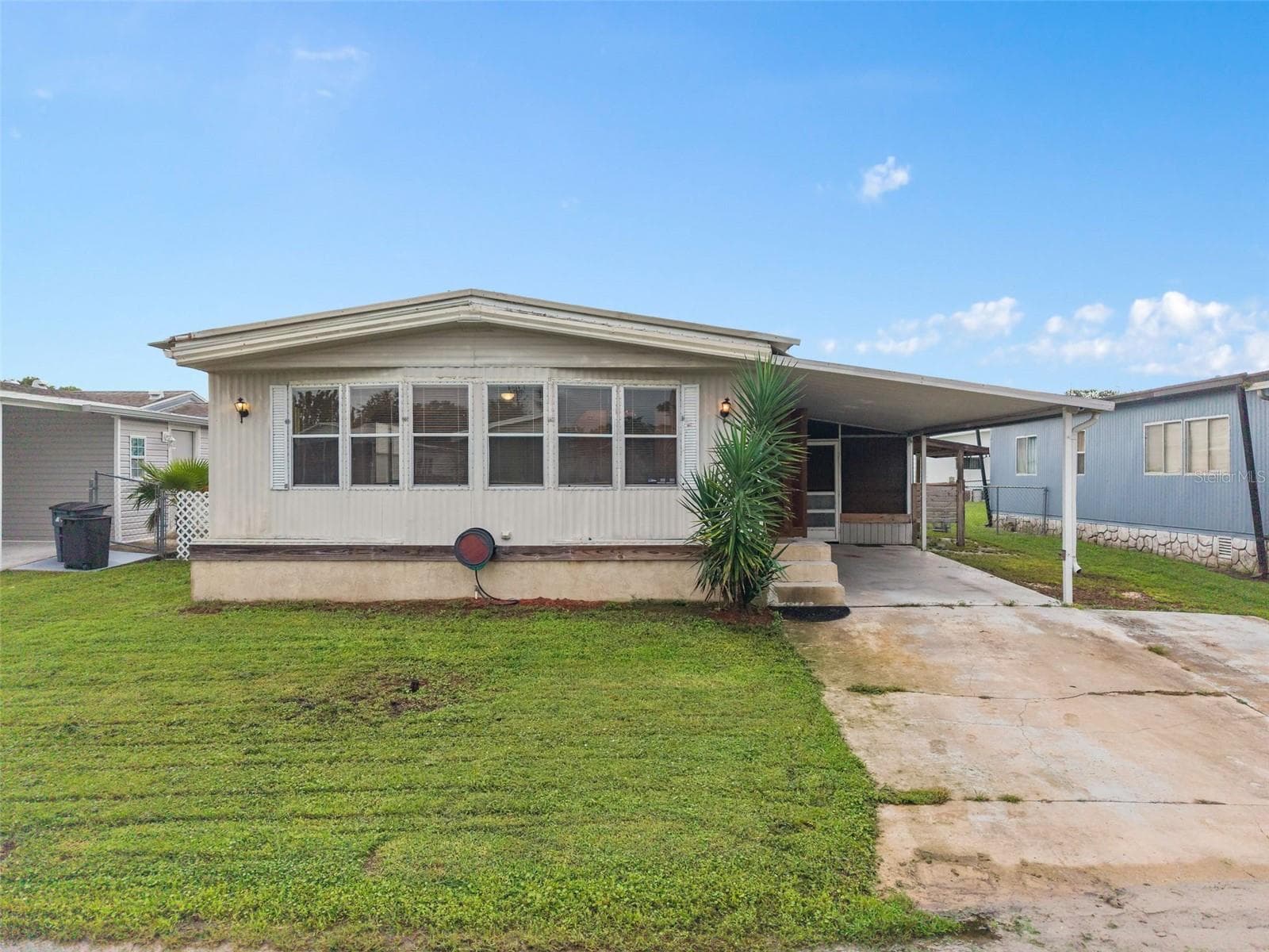 137 PINE TREE DR
