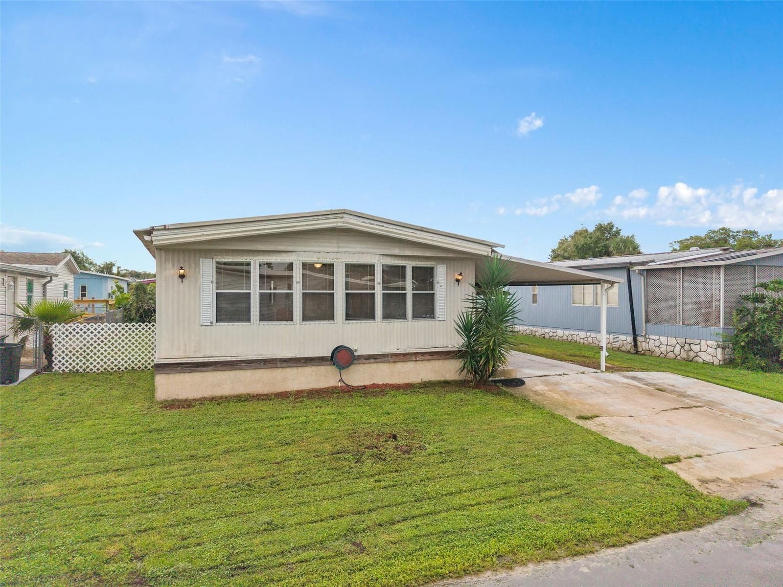 Manufactured Home at 137 PINE TREE DR, DEBARY, photo 2 of 31