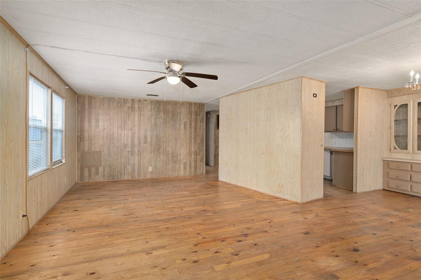 Manufactured Home at 137 PINE TREE DR, DEBARY, photo 11 of 31