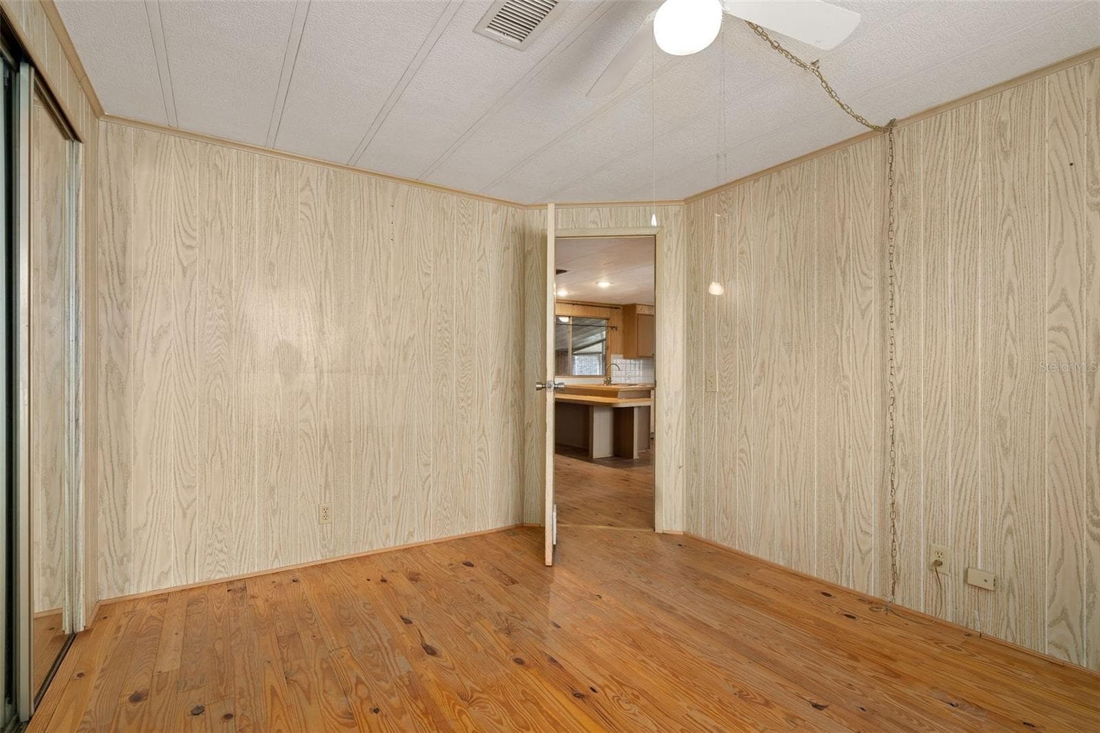 Manufactured Home at 137 PINE TREE DR, DEBARY, photo 20 of 31