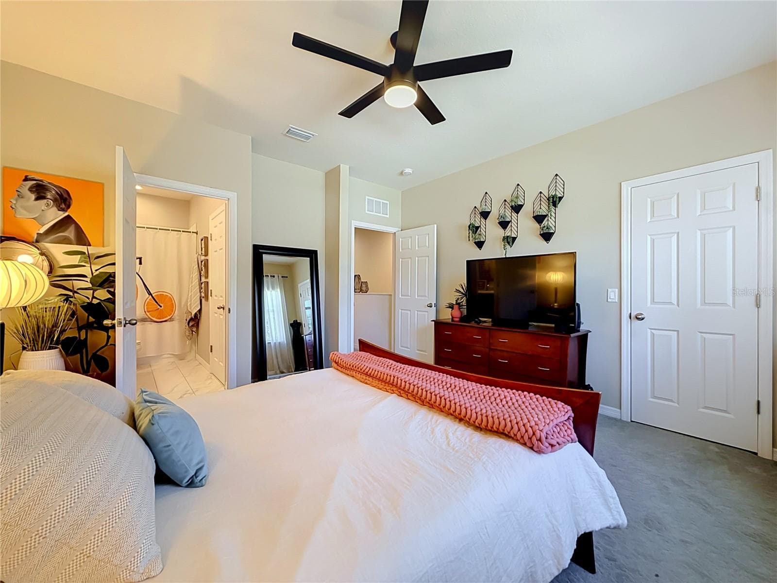 Primary Suite features an en-suite bath and WALK-IN CLOSET - 2270 MONTVIEW DR, CLEARWATER