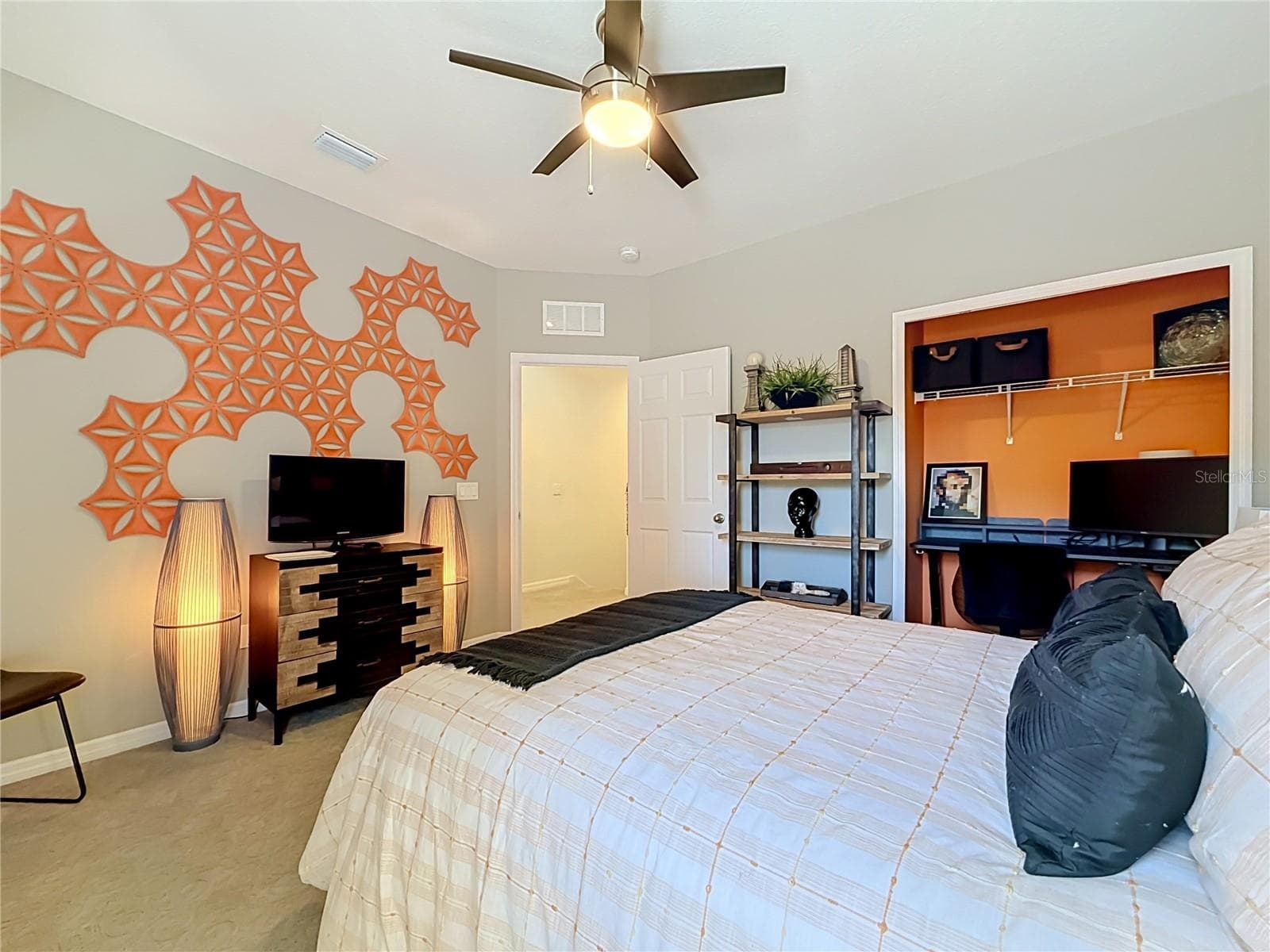 3rd Bedroom - provides flexibility for guests or a home office - 2270 MONTVIEW DR, CLEARWATER